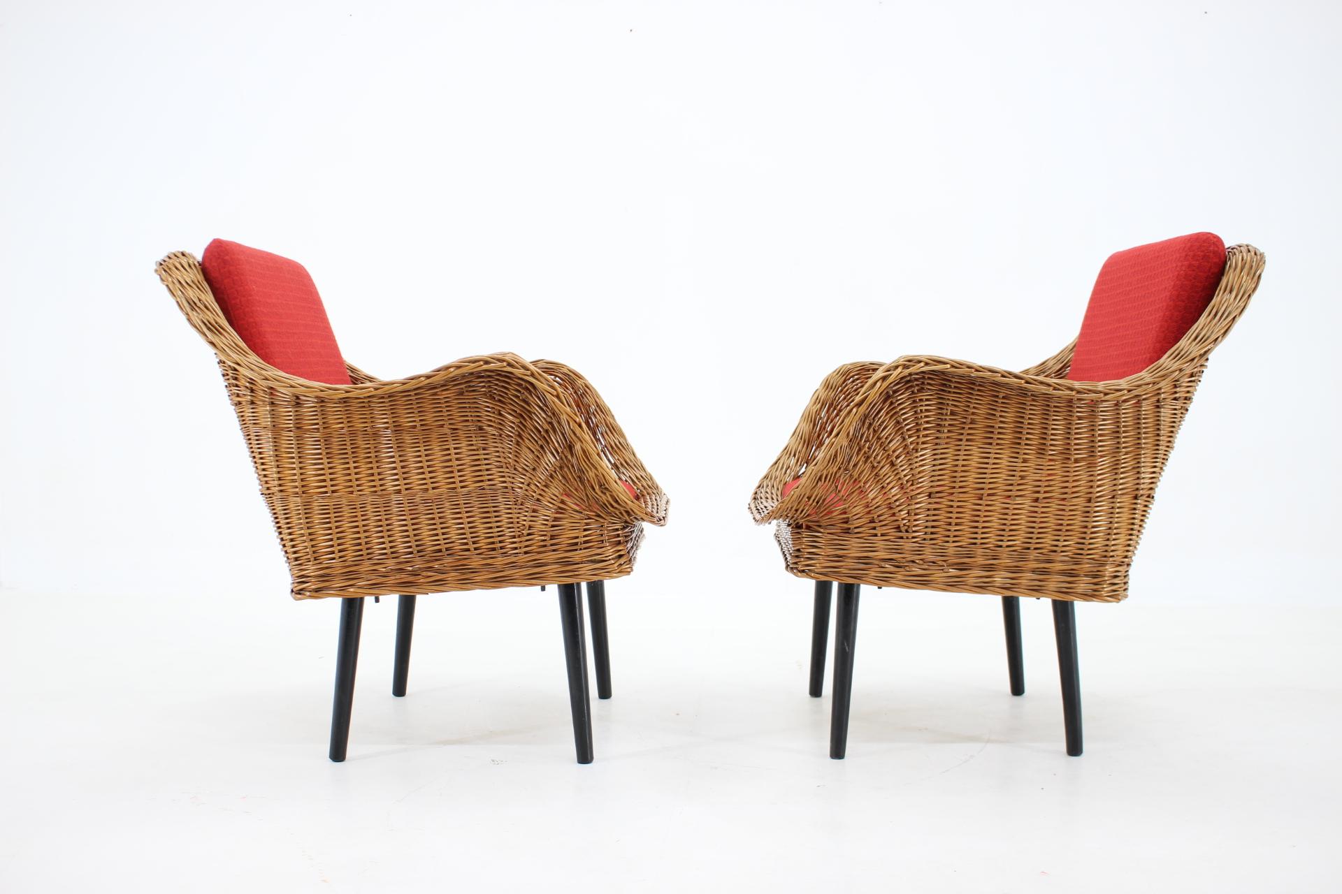 Mid-Century Modern 1970s Pair of Rattan Armchairs with Pillows, France