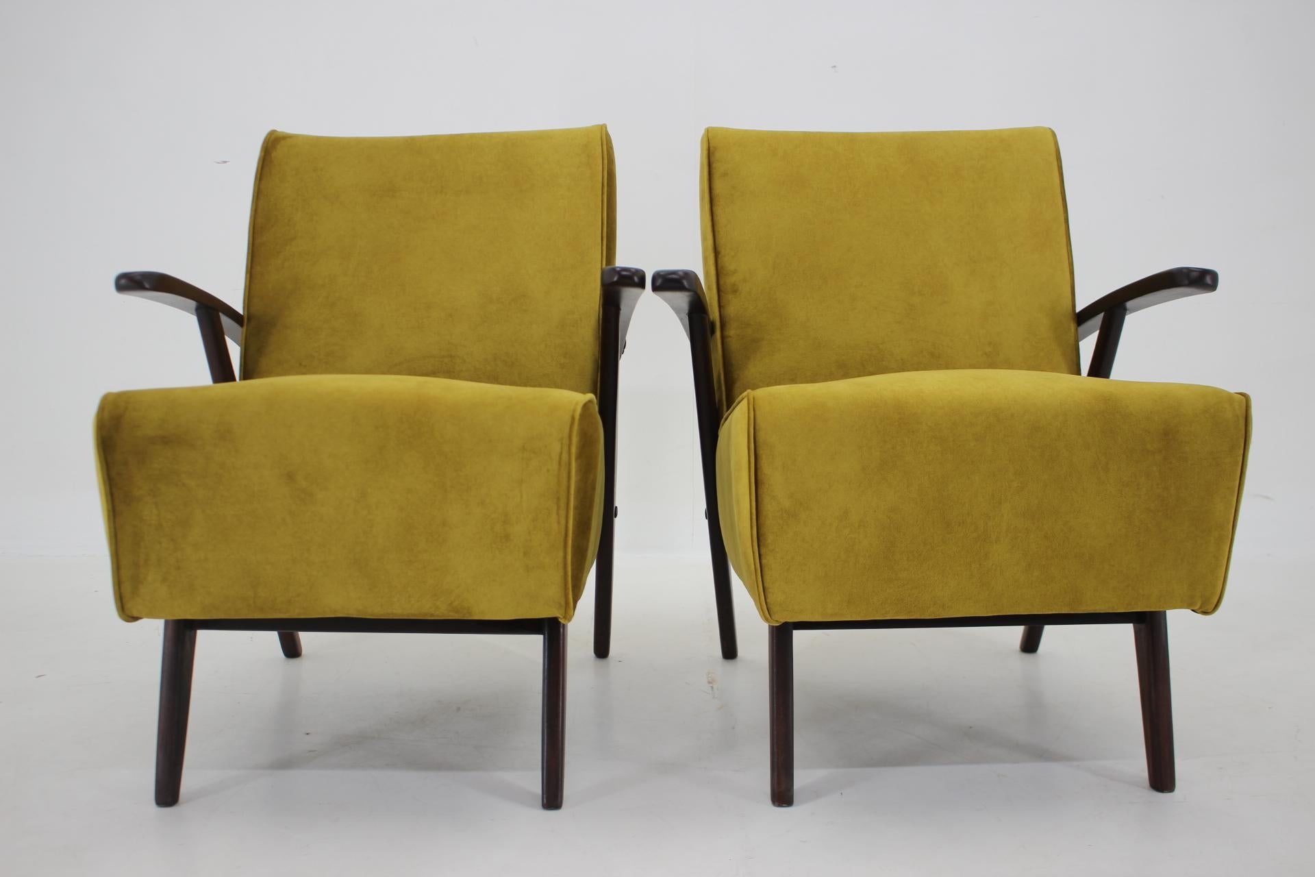Mid-Century Modern 1970s Pair of Restored Armchairs, Czechoslovakia For Sale