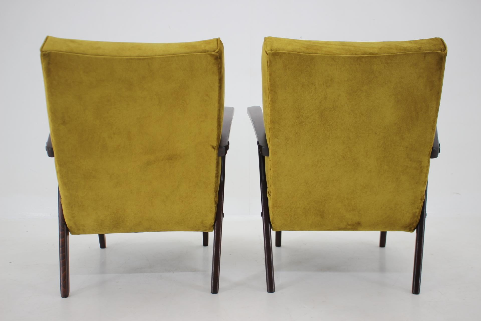 1970s Pair of Restored Armchairs, Czechoslovakia For Sale 2