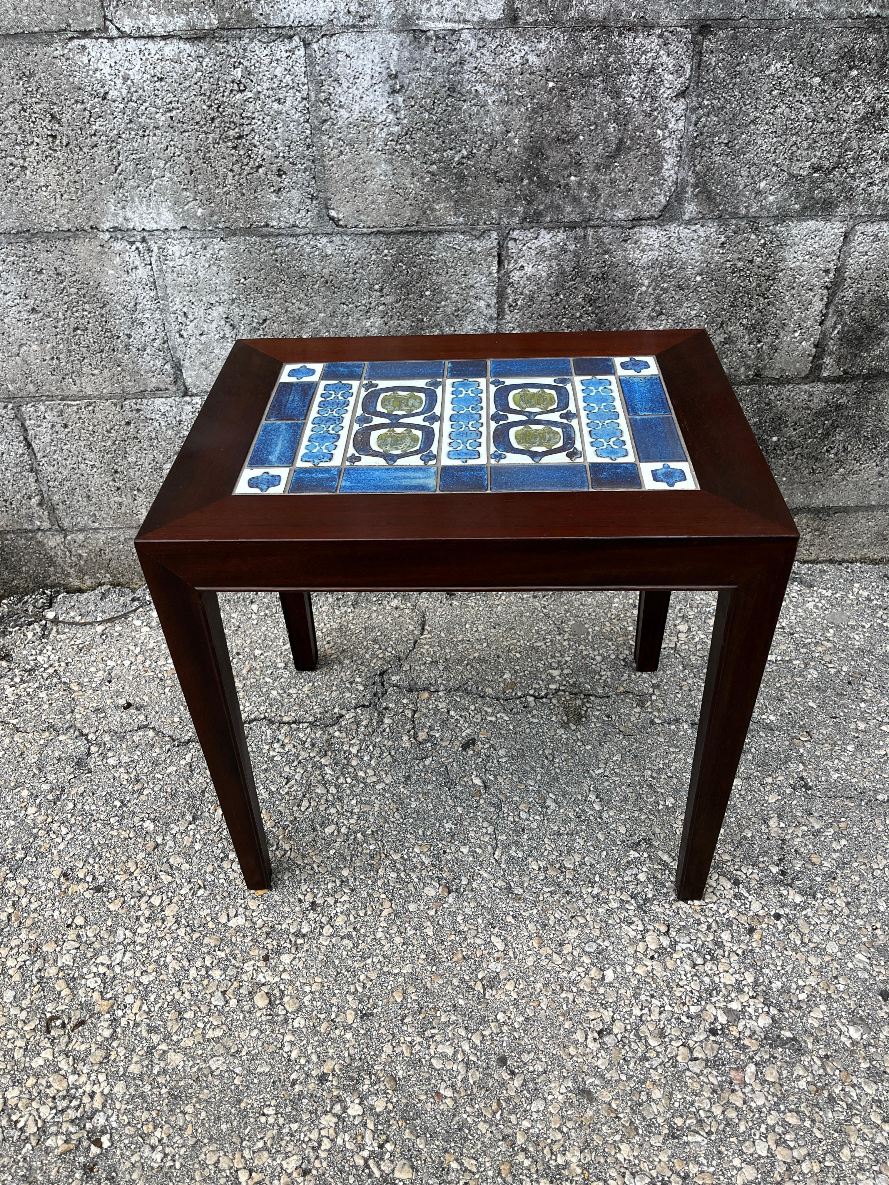 Mid Century Danish Modern side table with tile inlay by Severin Hansen. C 1960S en venta 8