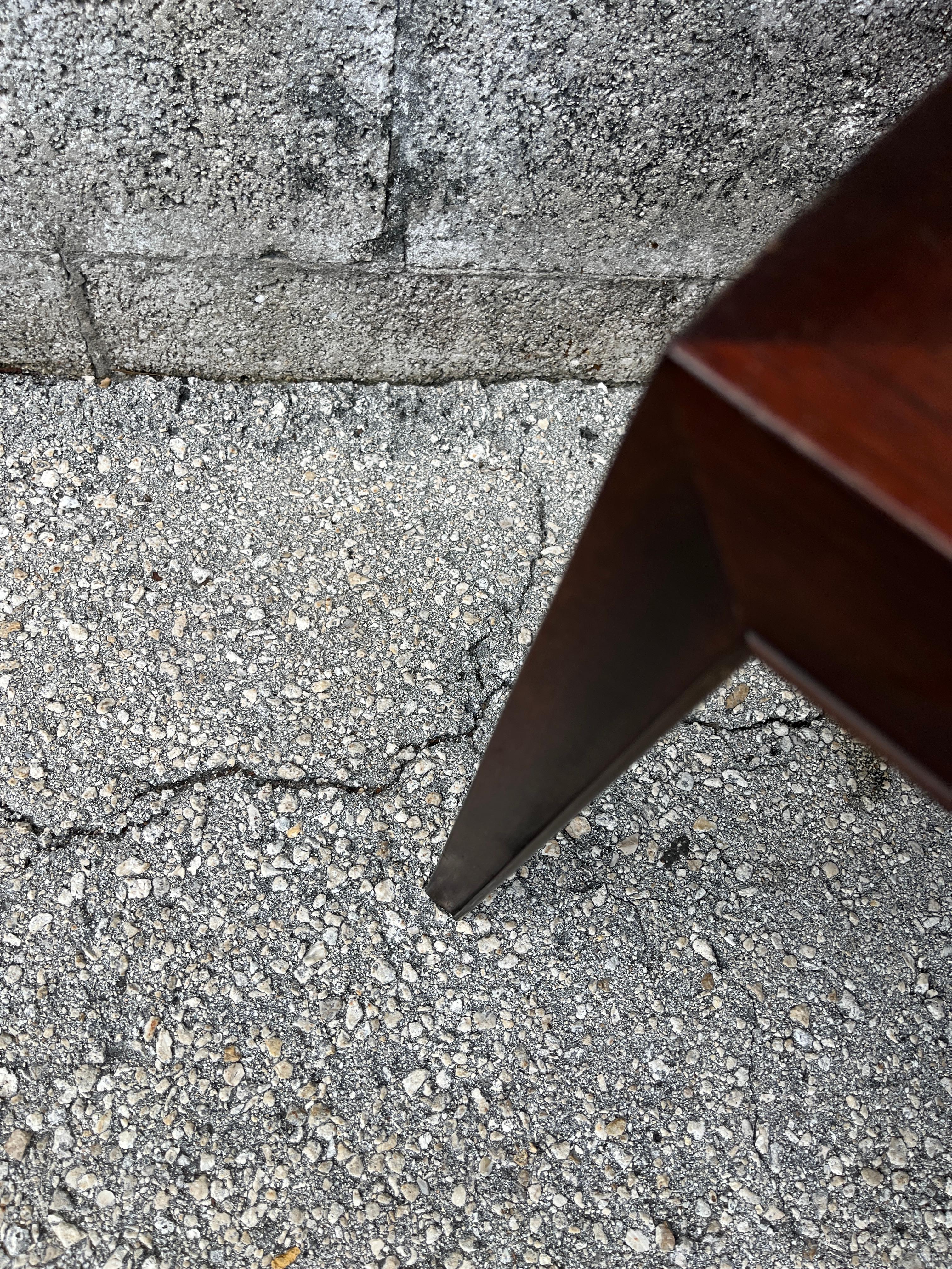 Mid Century Danish Modern side table with tile inlay by Severin Hansen. C 1960S en venta 11