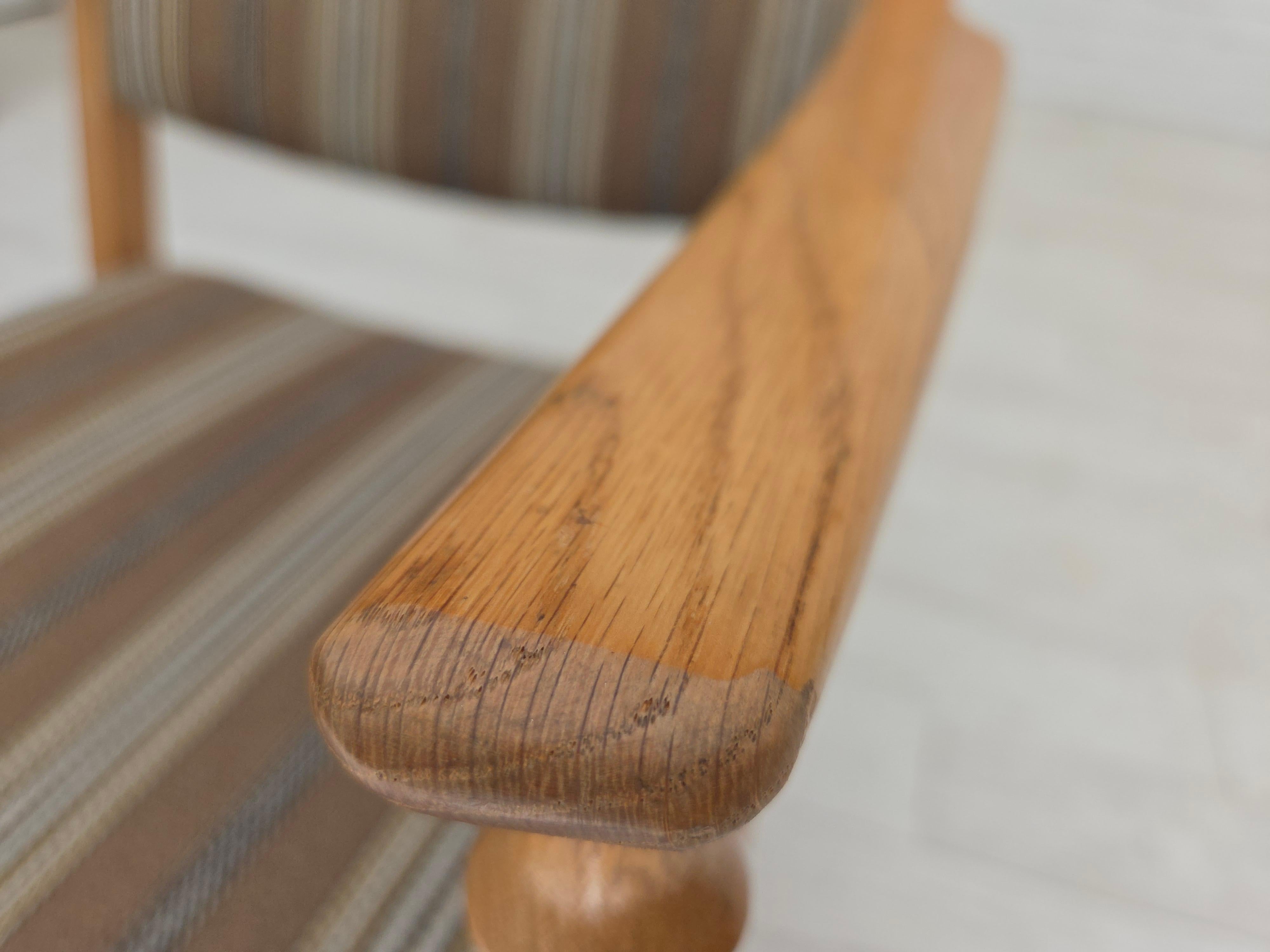 1970s, pair of Scandinavian armchairs, furniture wool, solid oak wood. For Sale 6