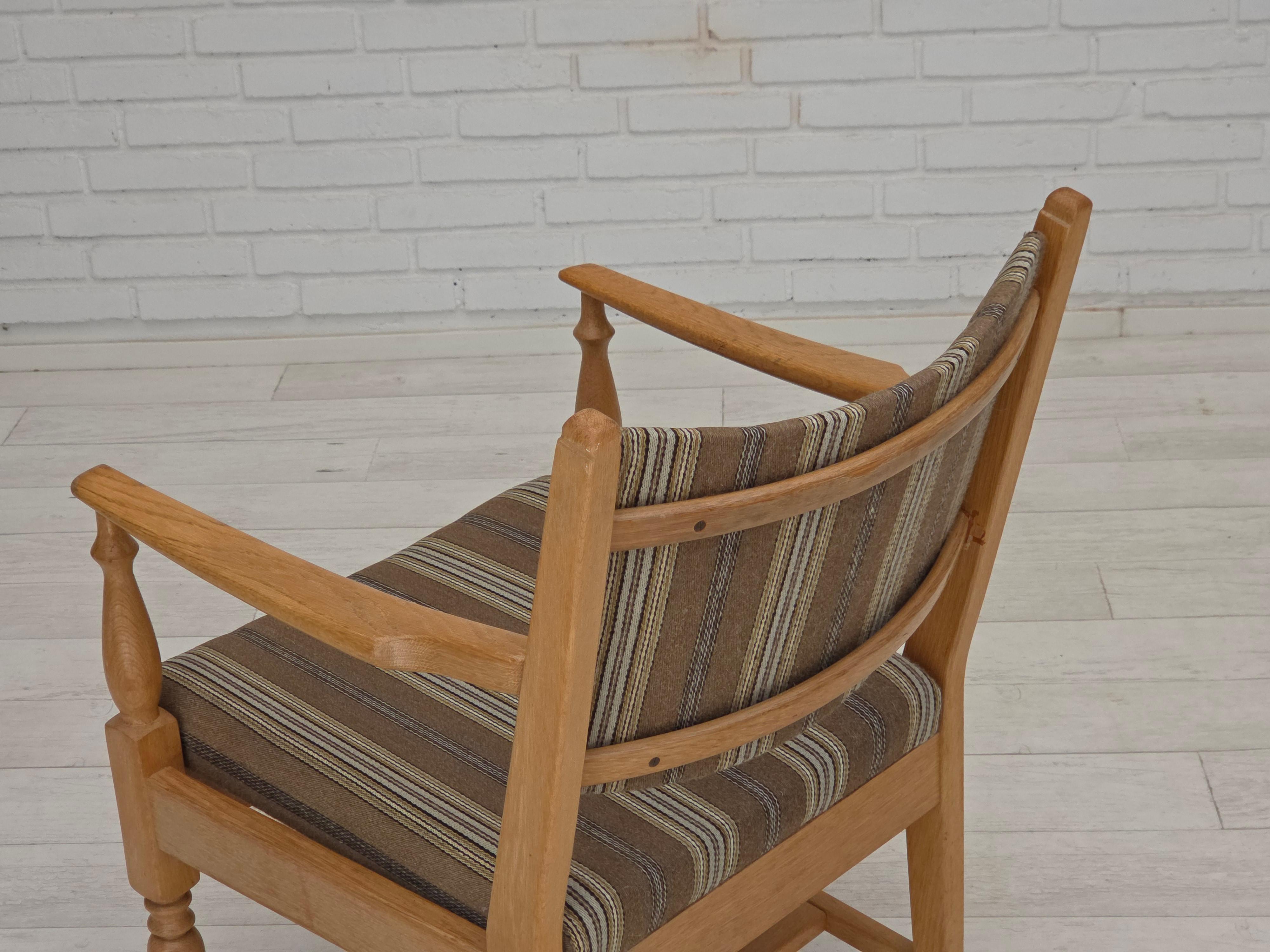 1970s, pair of Scandinavian armchairs, furniture wool, solid oak wood. For Sale 7