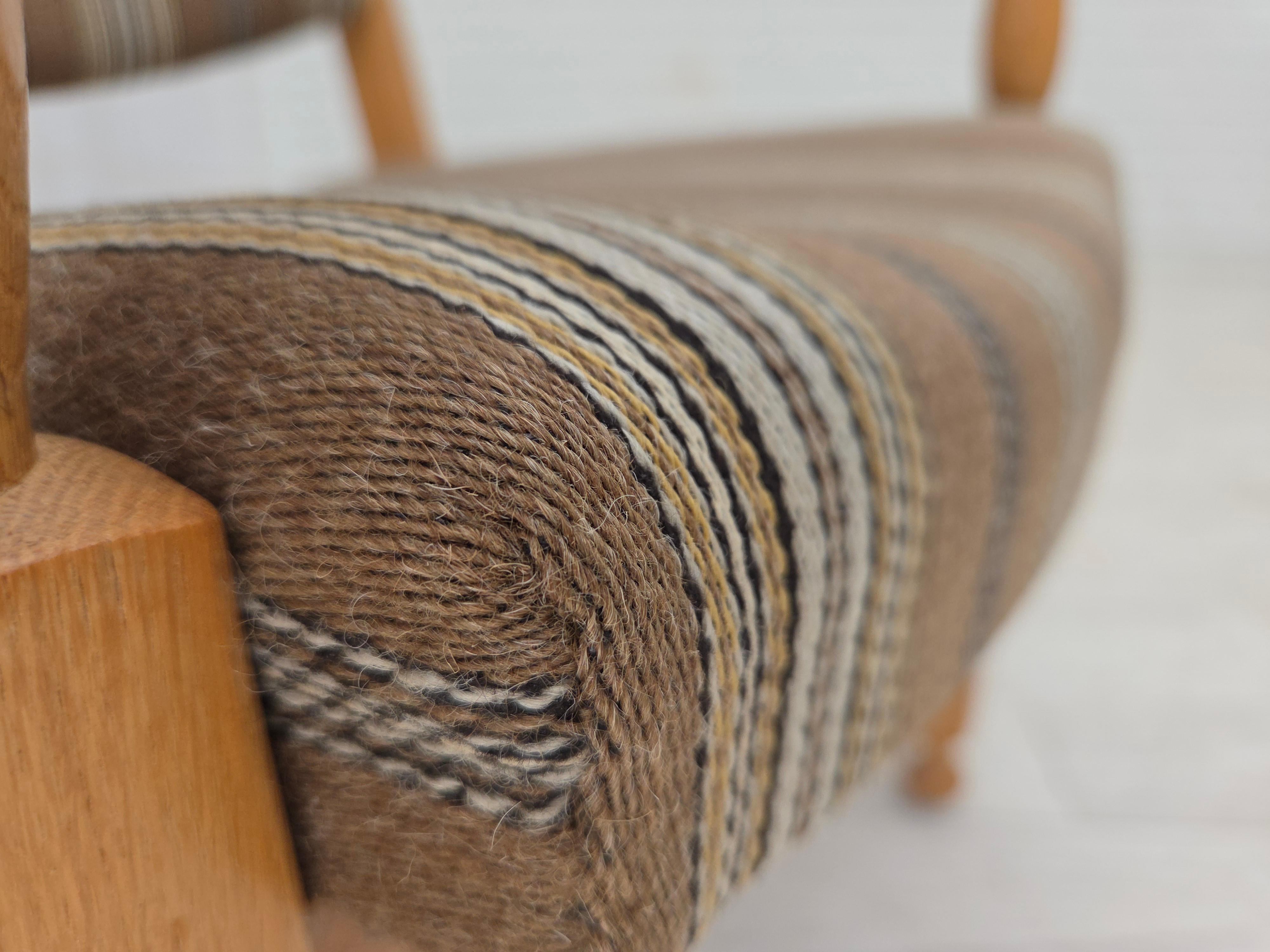 1970s, pair of Scandinavian armchairs, furniture wool, solid oak wood. In Good Condition For Sale In Tarm, 82
