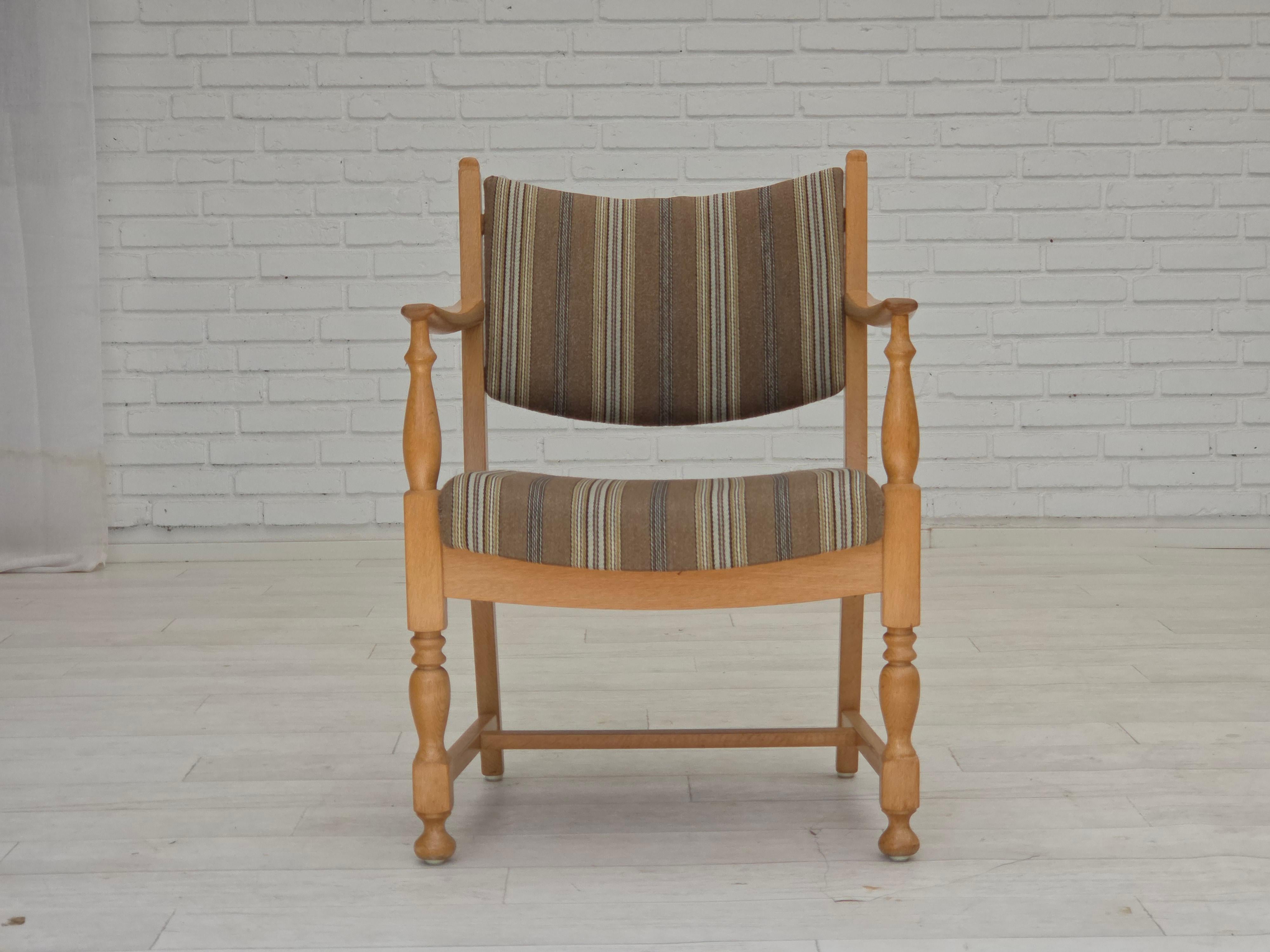 Wool 1970s, pair of Scandinavian armchairs, furniture wool, solid oak wood. For Sale