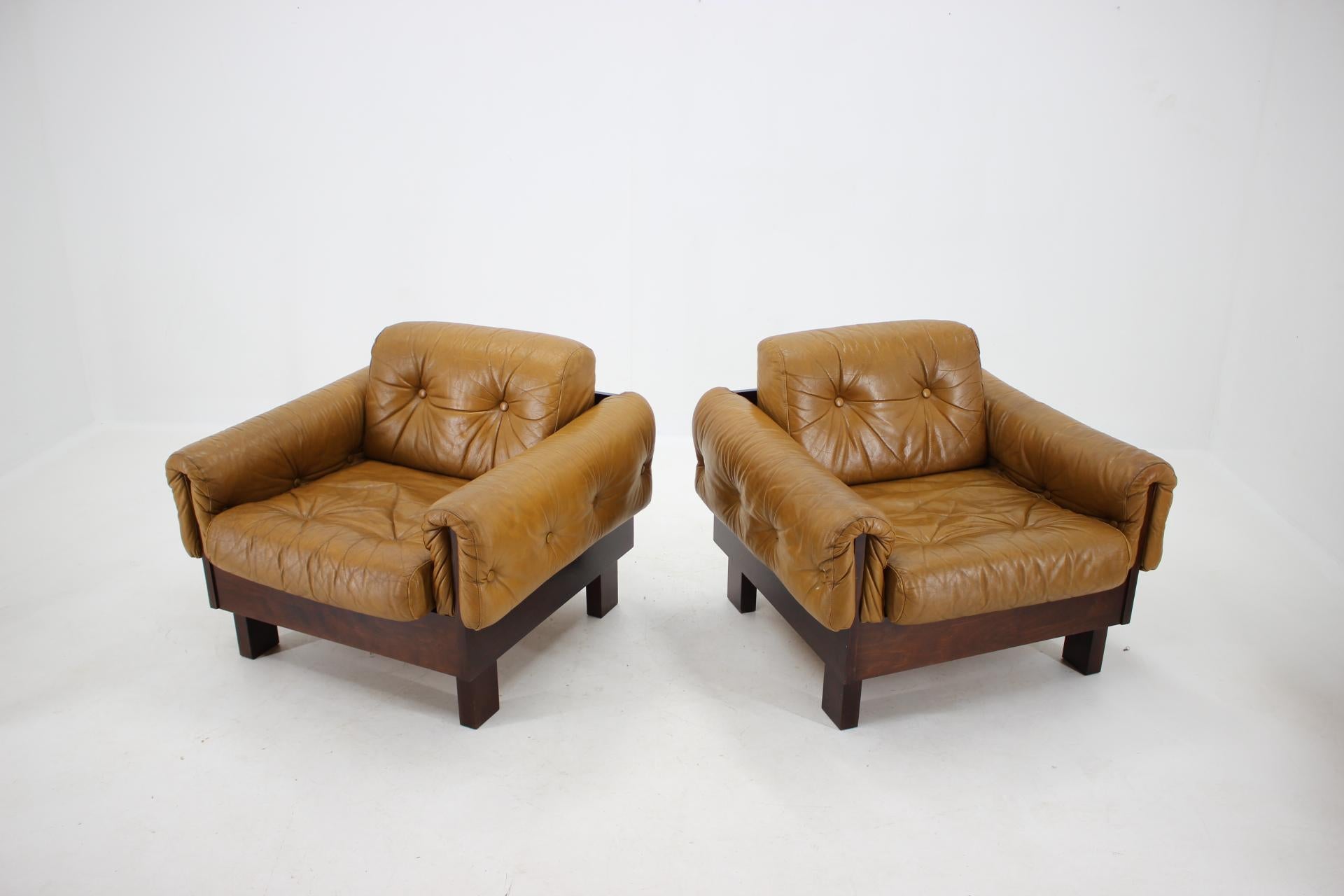 Mid-Century Modern 1970s Pair of Scandinavian Cognac Leather Armchairs