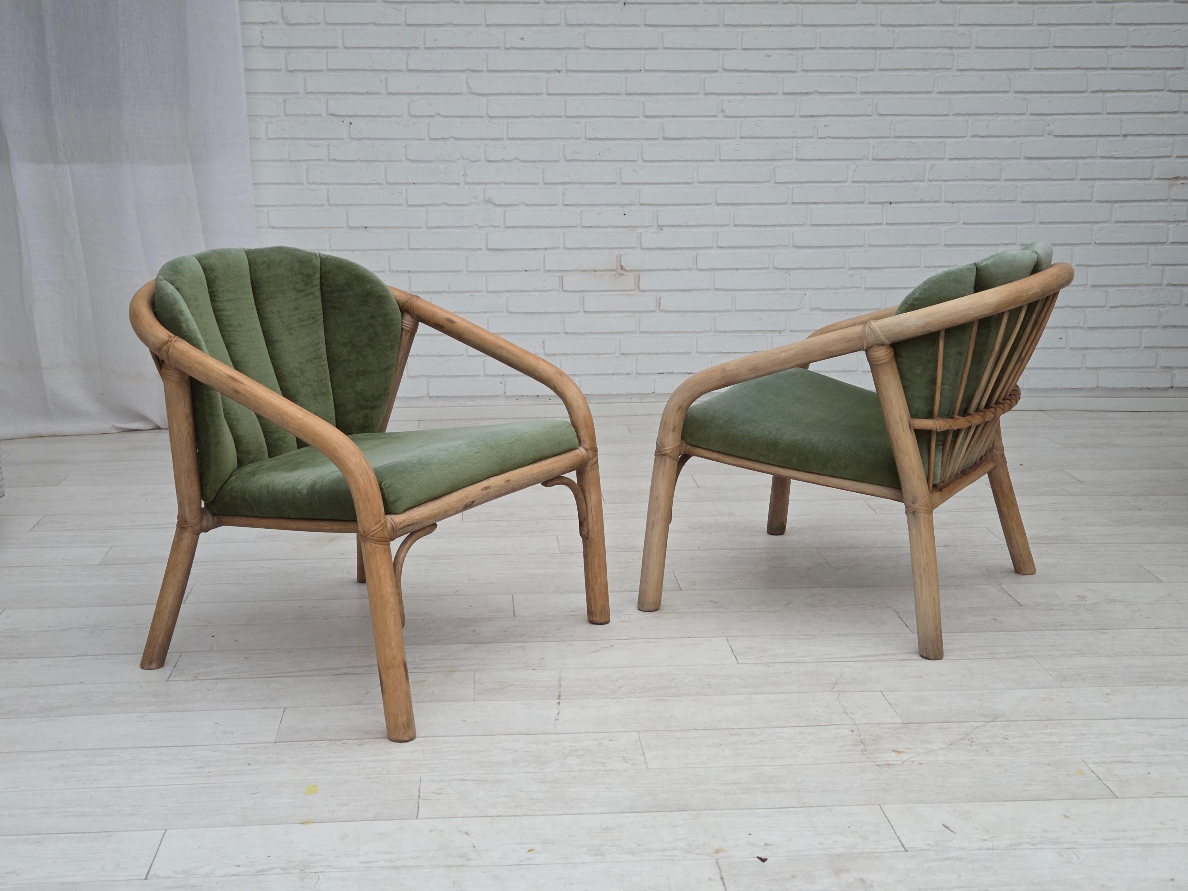 1970s, pair of Scandinavian loungechairs. Original green furniture velour and rattan. Original very good condition: no smells, no stains and stable construction. Manufactured by Danish or Swedish furniture maker in about 1970-75s. Original