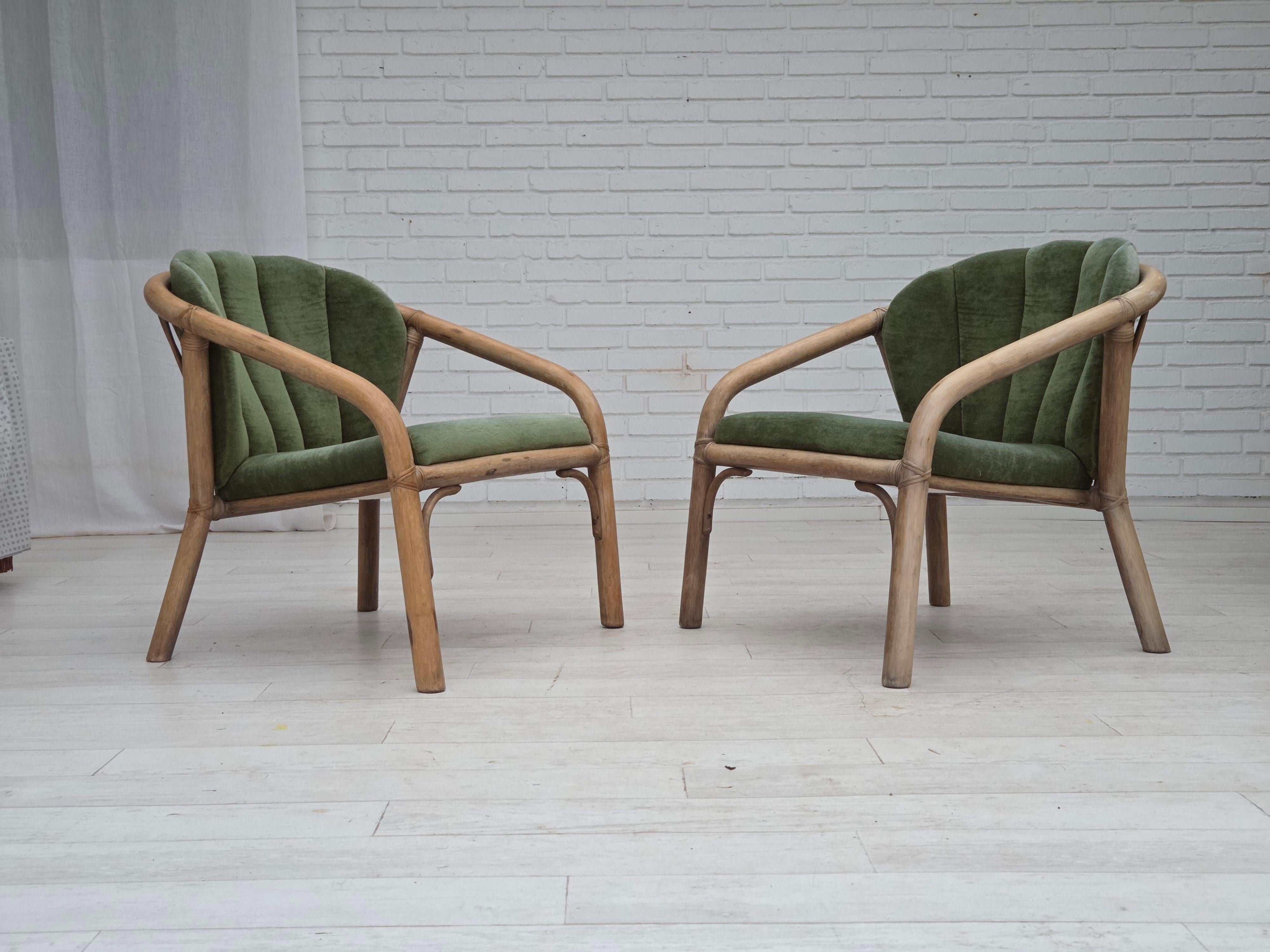 Scandinavian Modern 1970s, pair of Scandinavian lounge chairs, green furniture velour and rattan. For Sale