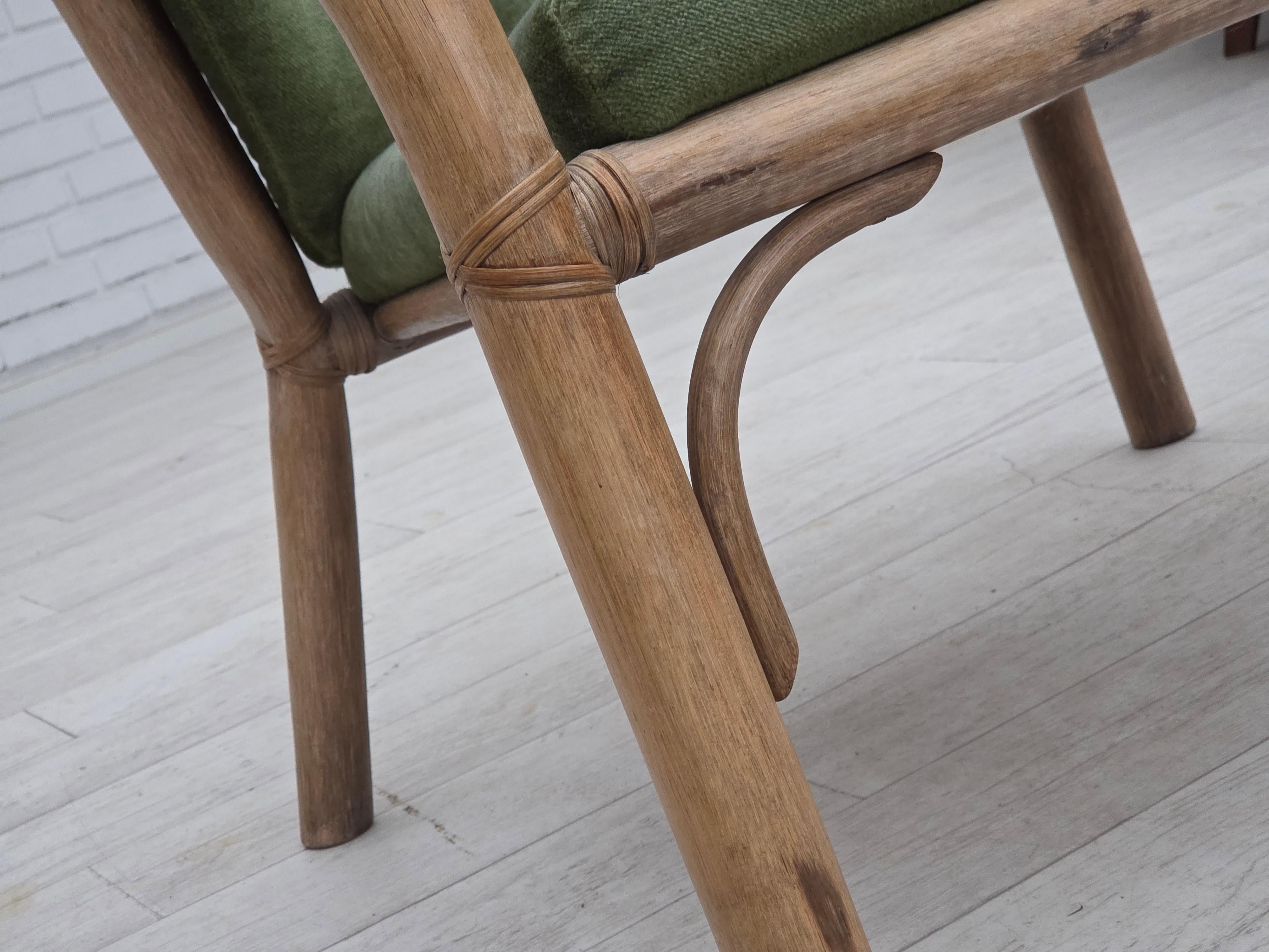 1970s, pair of Scandinavian lounge chairs, green furniture velour and rattan. For Sale 1