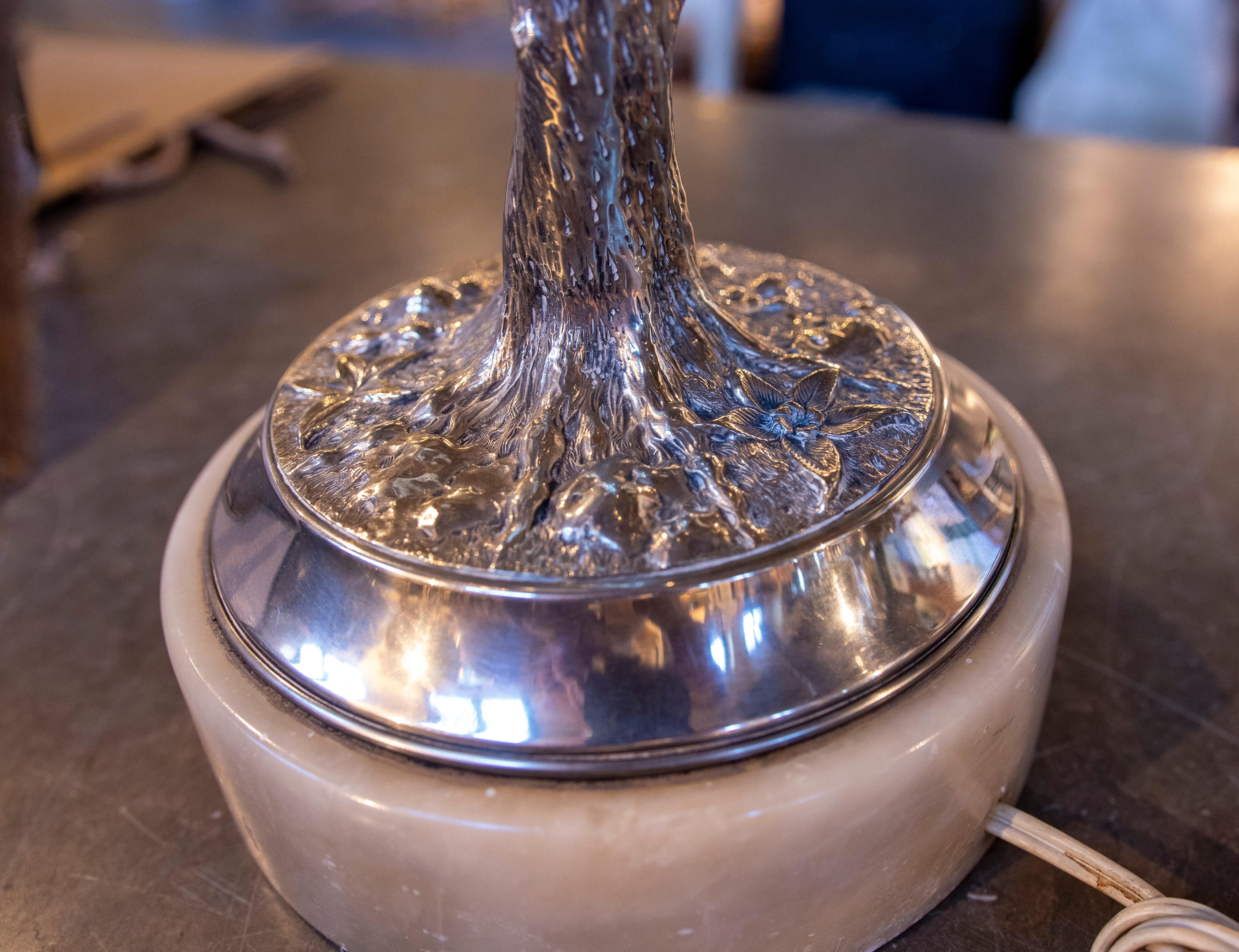 1970s Pair of Silver Lamps with Embossed Birds. Silver weight: 1.5 kg. 2