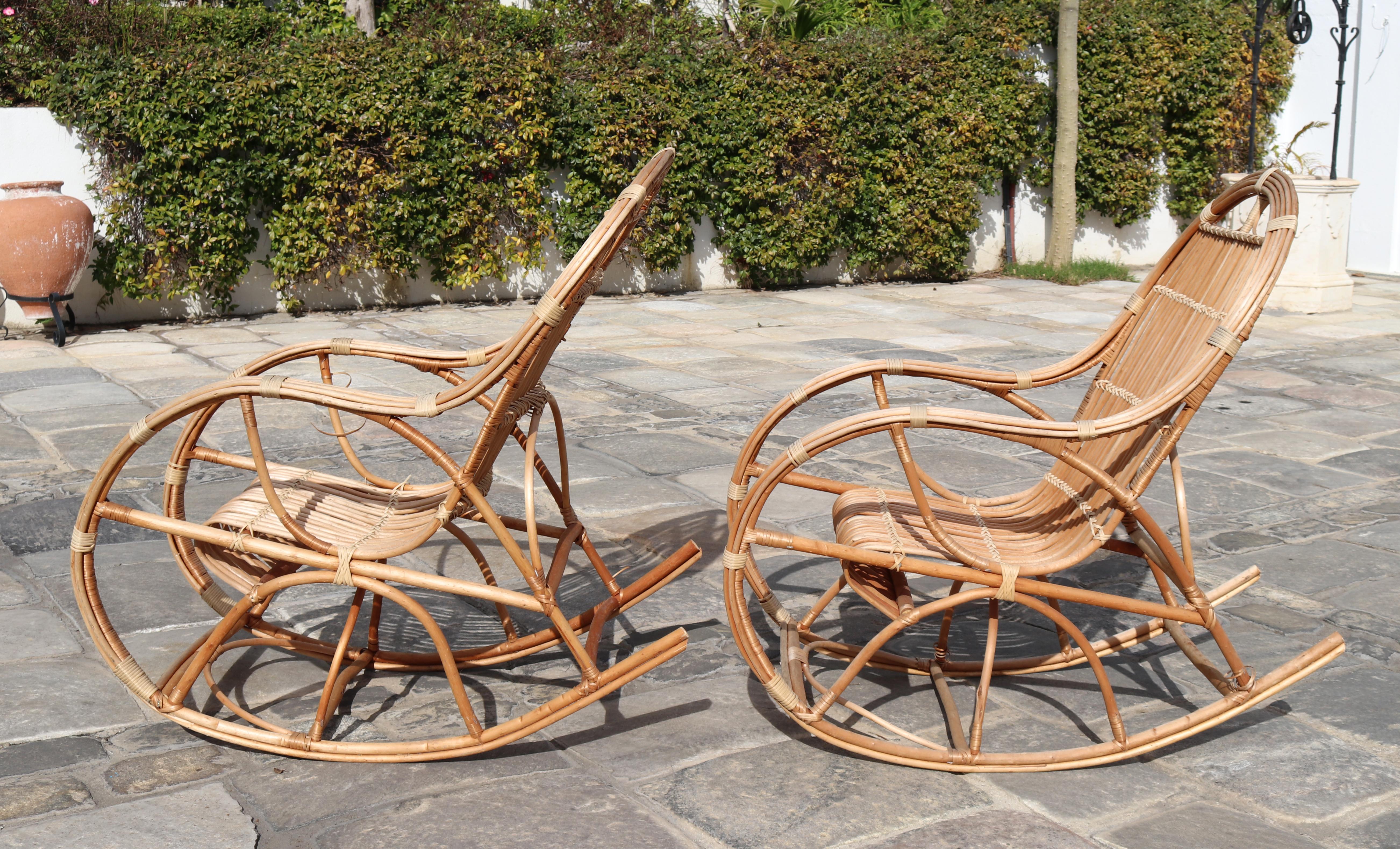 1970s Pair of Spanish Bamboo and Willow Wicker Rocking Chairs In Good Condition In Marbella, ES