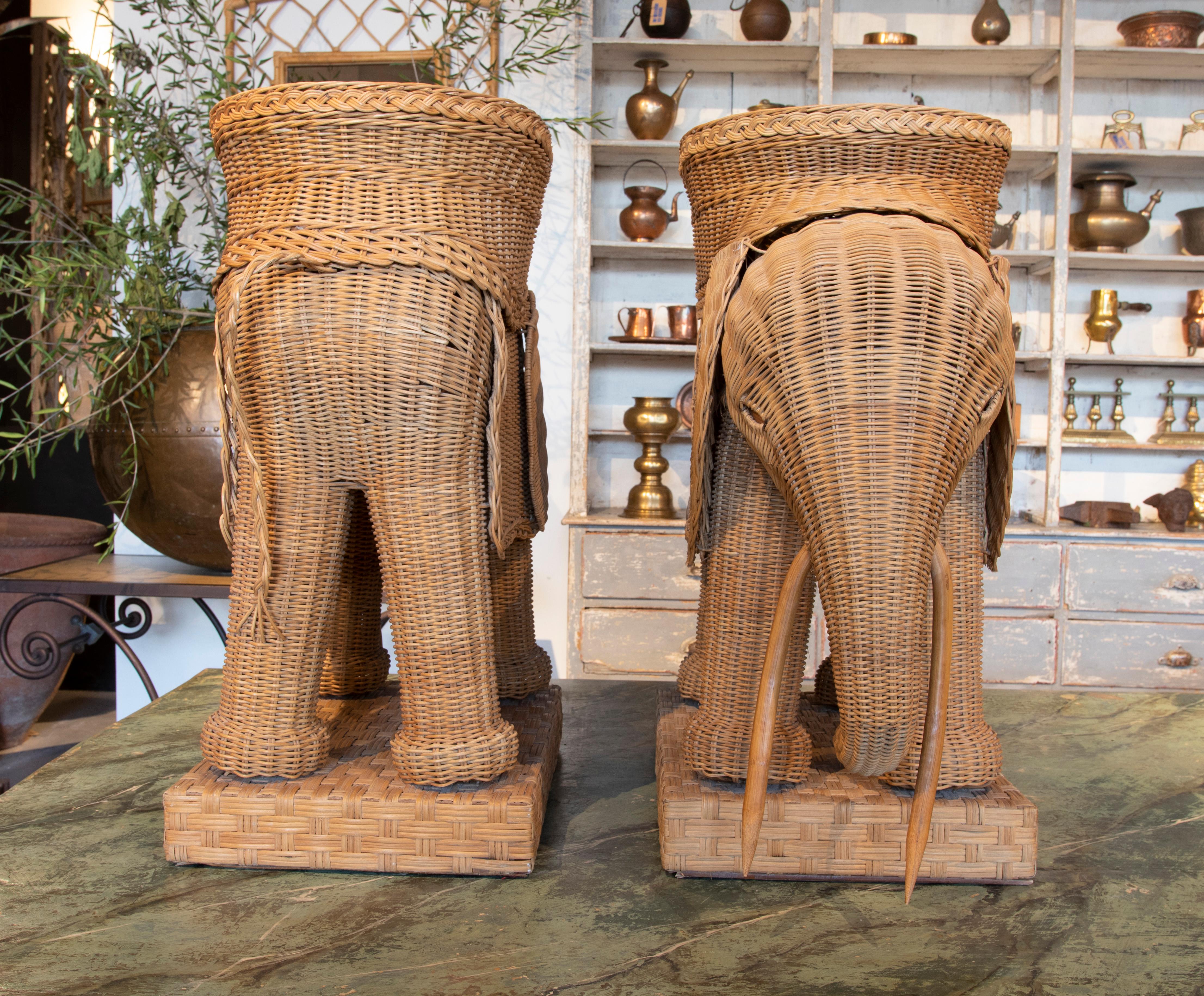 Late 20th Century 1970s Pair of Spanish Hand Woven Wicker Elephant Pedestal Side Tables For Sale
