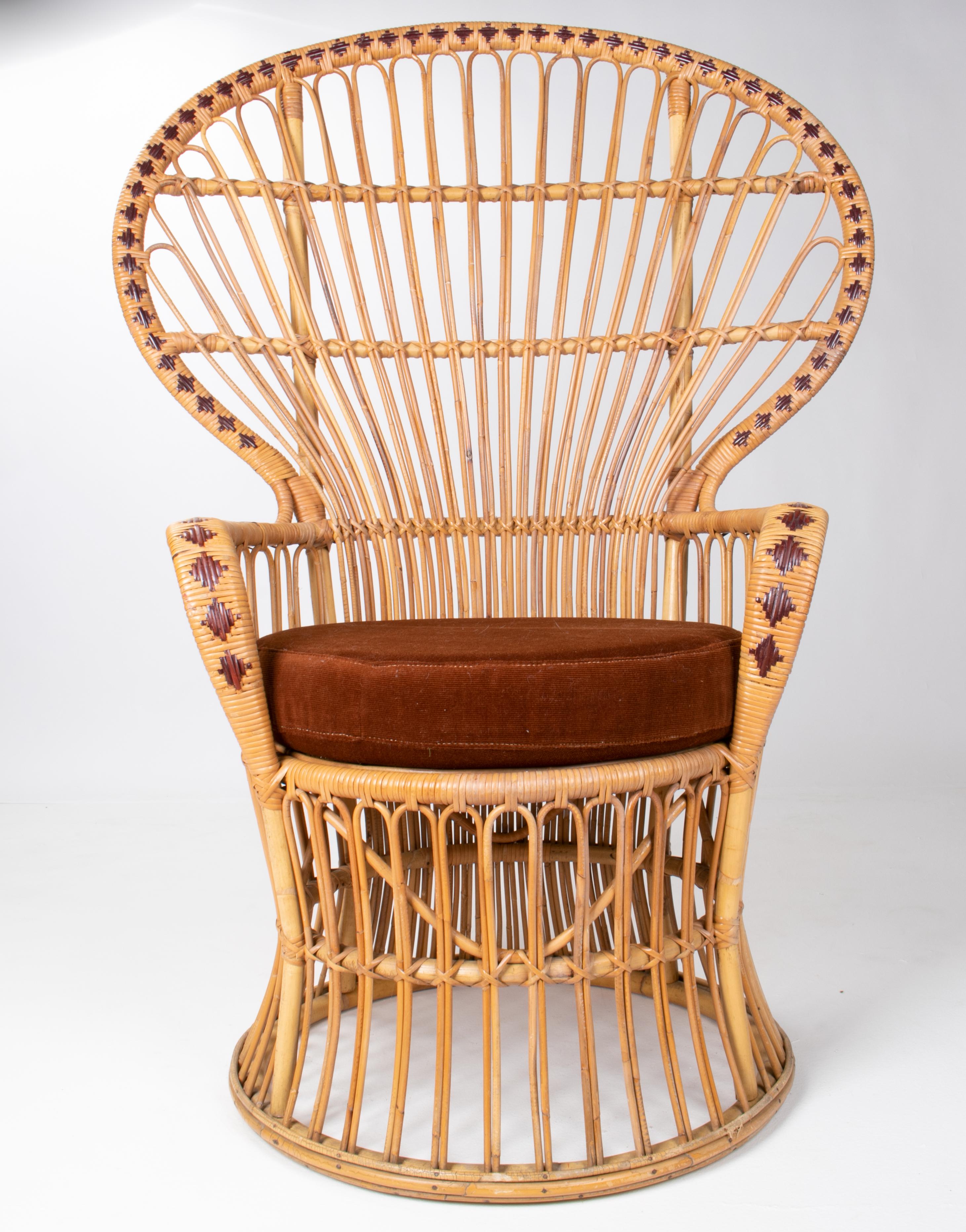 1970s Pair of Spanish Handmade Wicker and Bamboo Armchairs For Sale 3