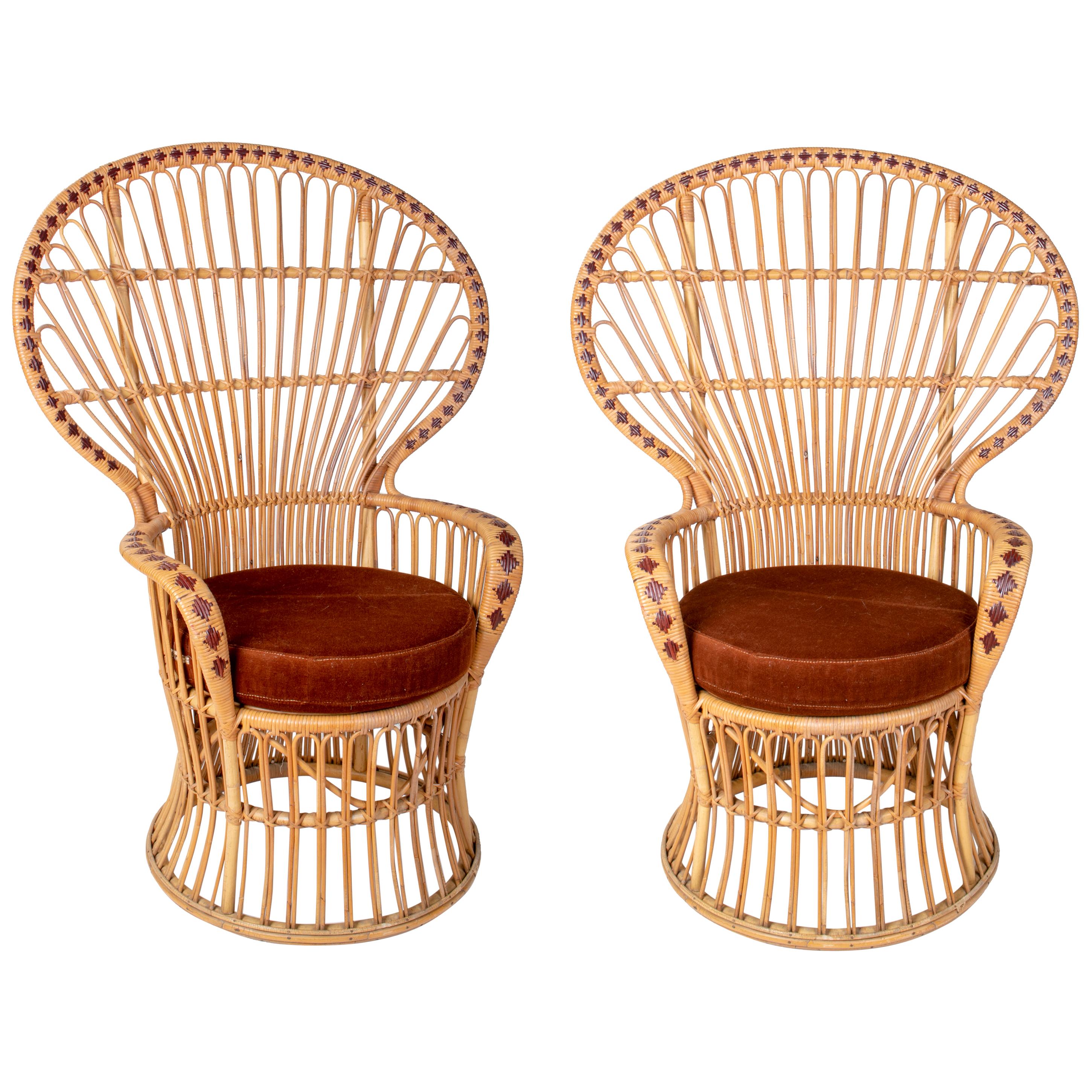 Paire de fauteuils espagnols faits main en osier et bambou des années 1970