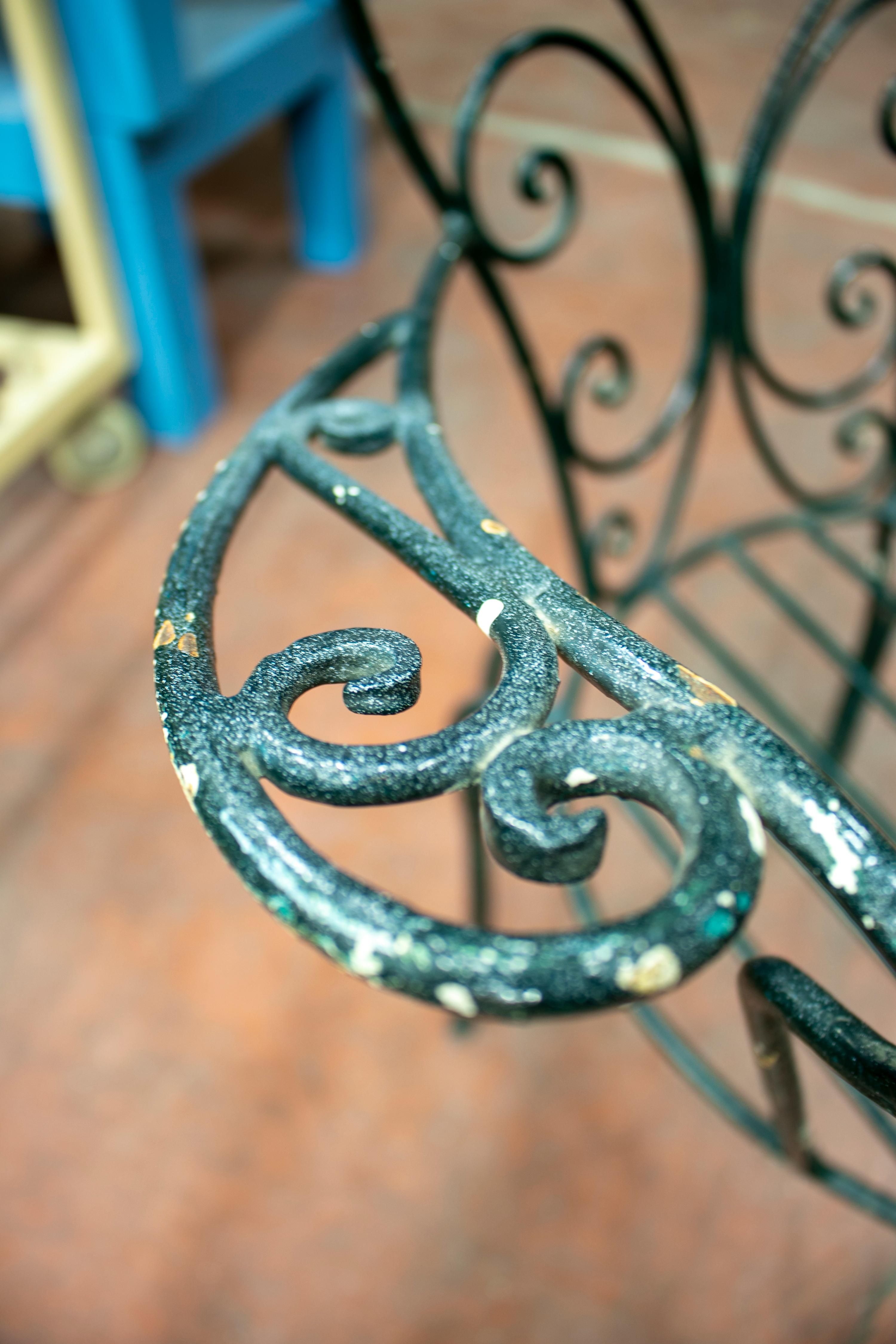 1970s Pair of Spanish Iron Garden Armchairs For Sale 4