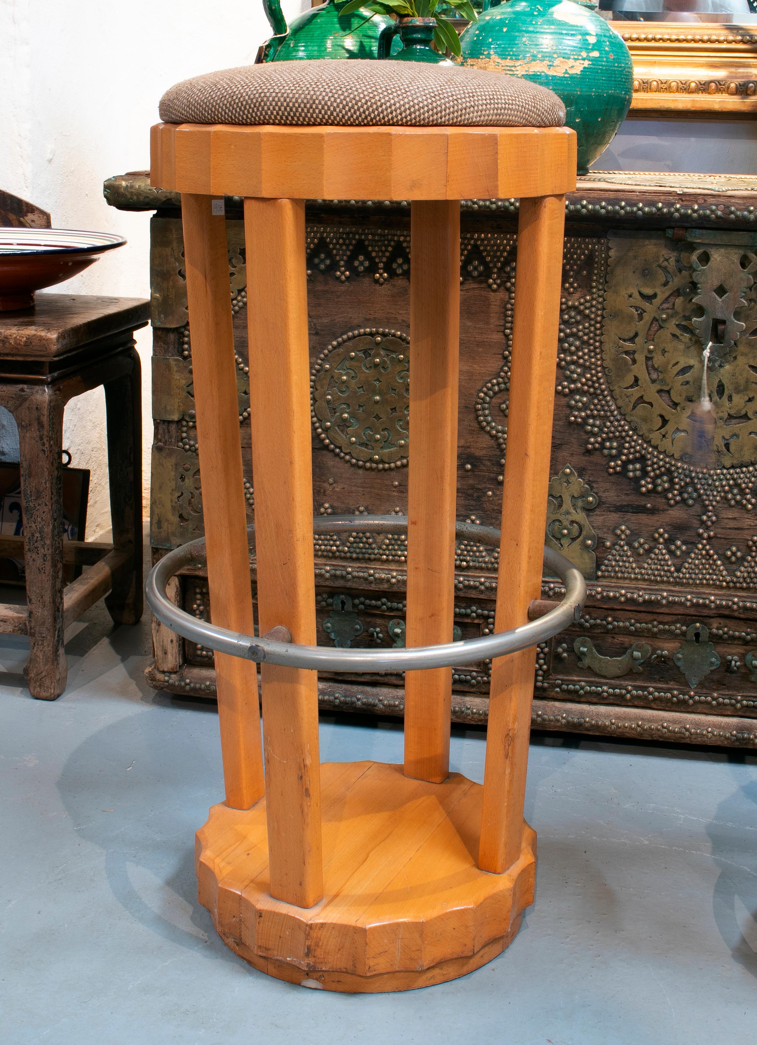 1970s Pair of Spanish Stools with Aluminium Foot Rests In Good Condition For Sale In Marbella, ES