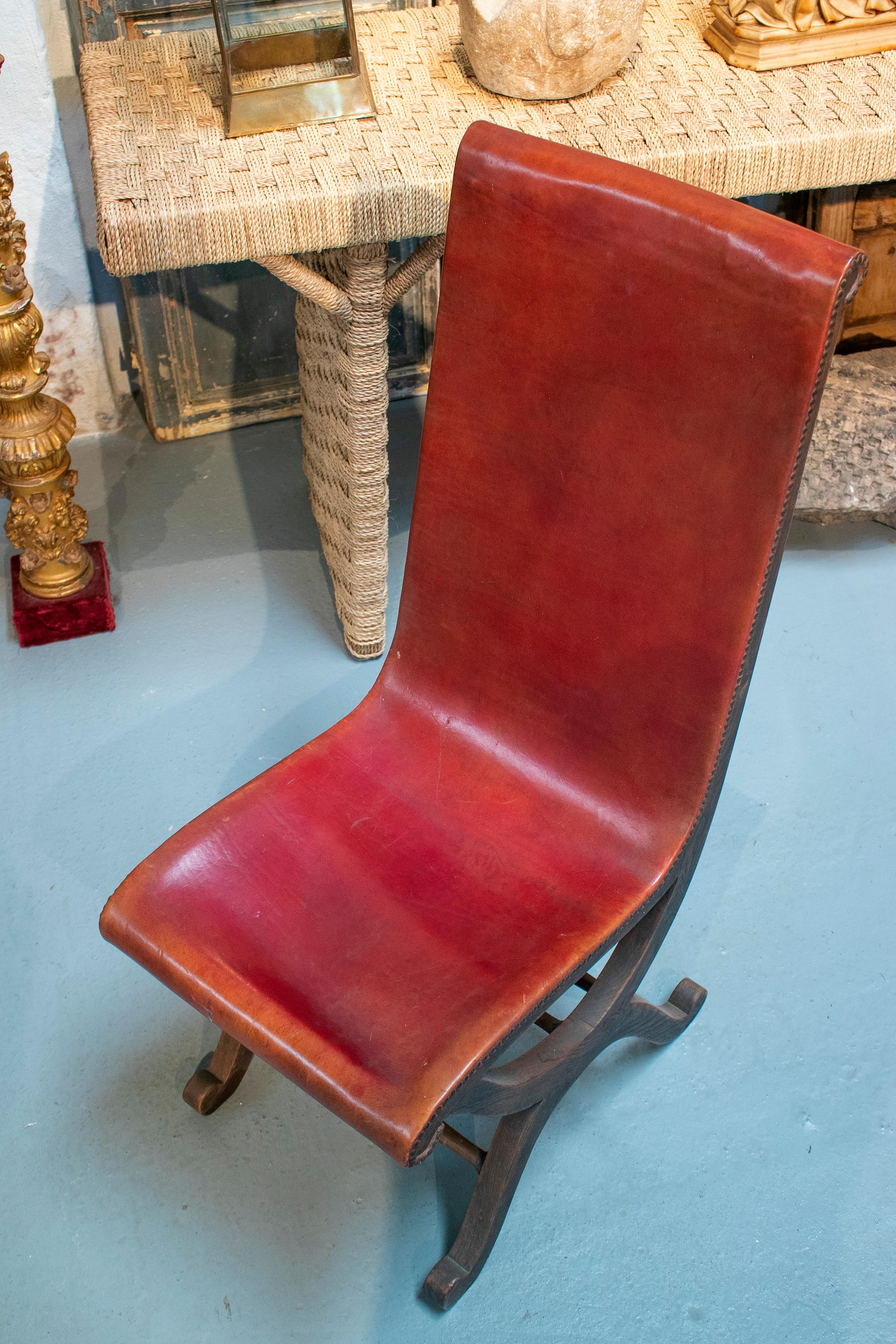 20th Century 1970s Pair of Spanish Wood and Red Leather Tall Back Chairs