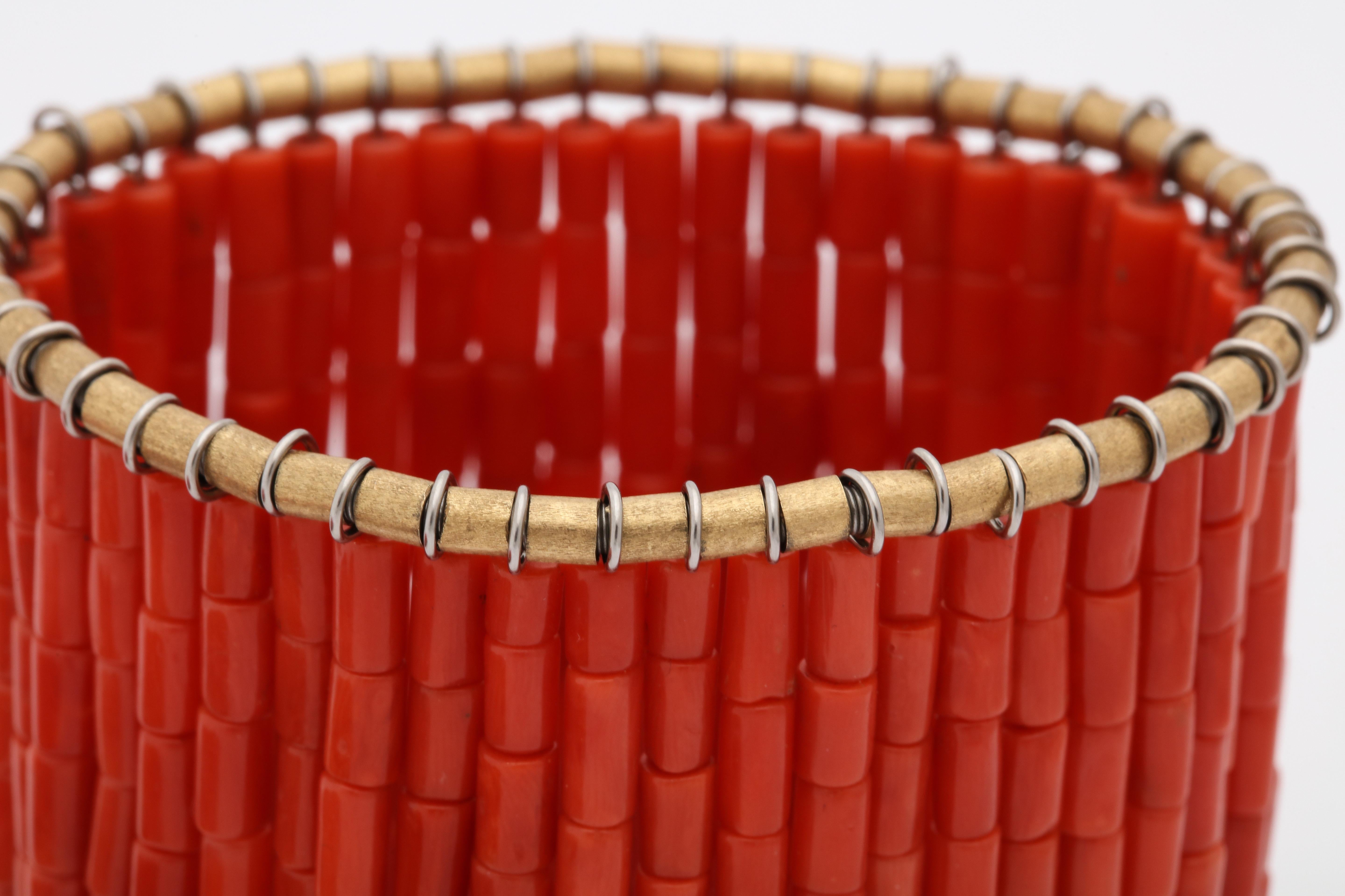 1970er Jahre Paar Stretchy One Size Fits All Large Coral Flexible Gold Manschette Armband 4