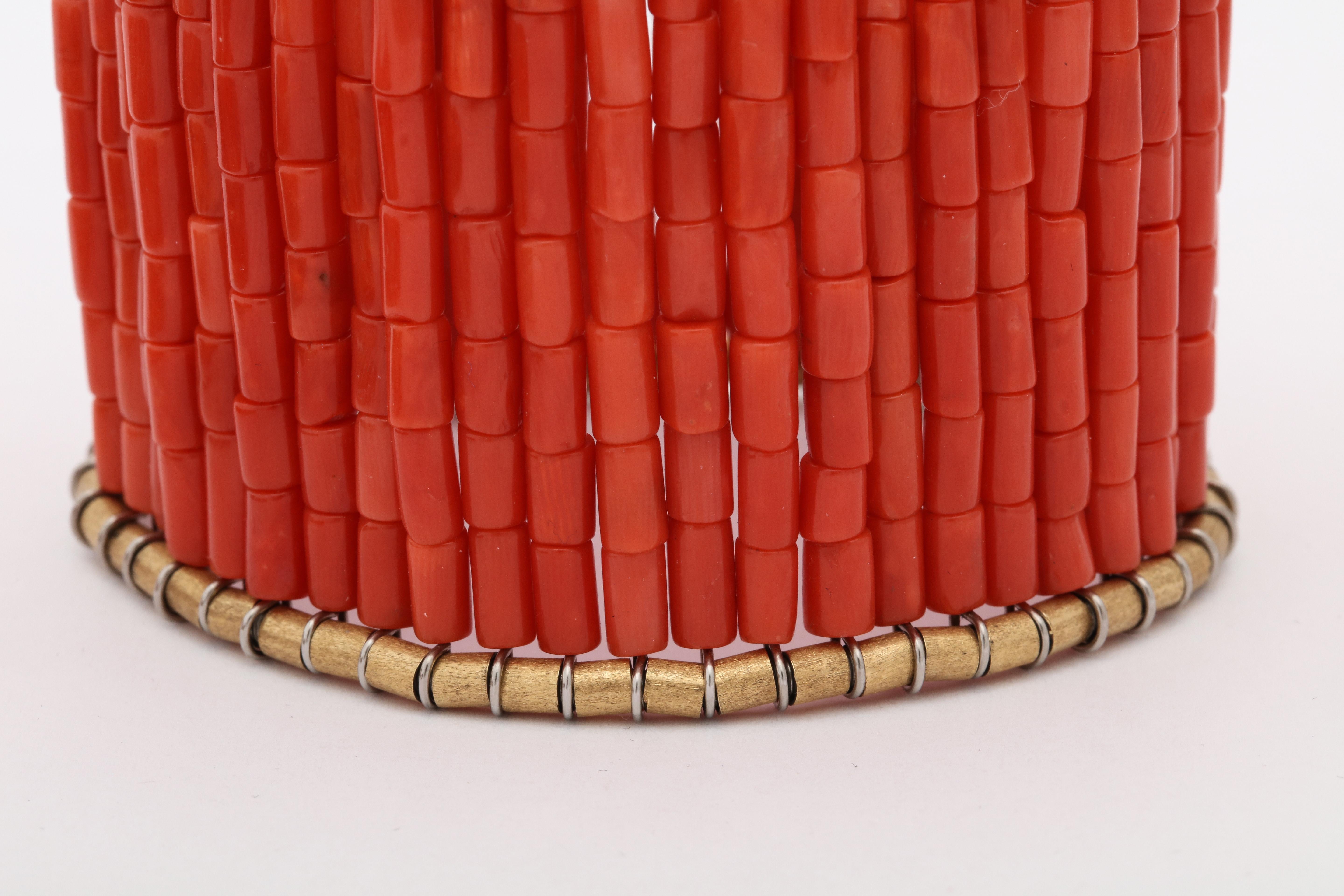 1970er Jahre Paar Stretchy One Size Fits All Large Coral Flexible Gold Manschette Armband 5