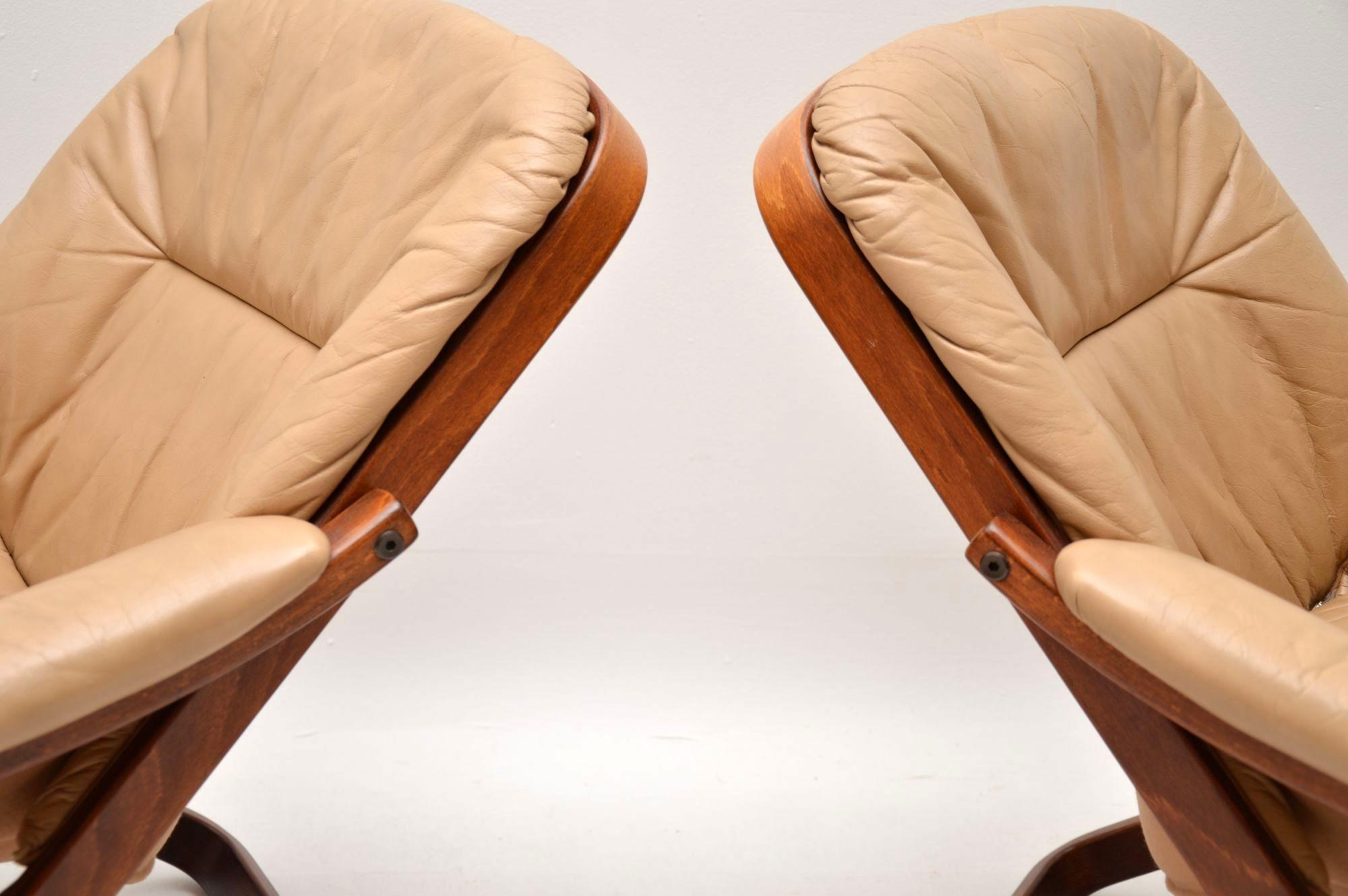 1970s Pair of Swedish Leather Armchairs 5