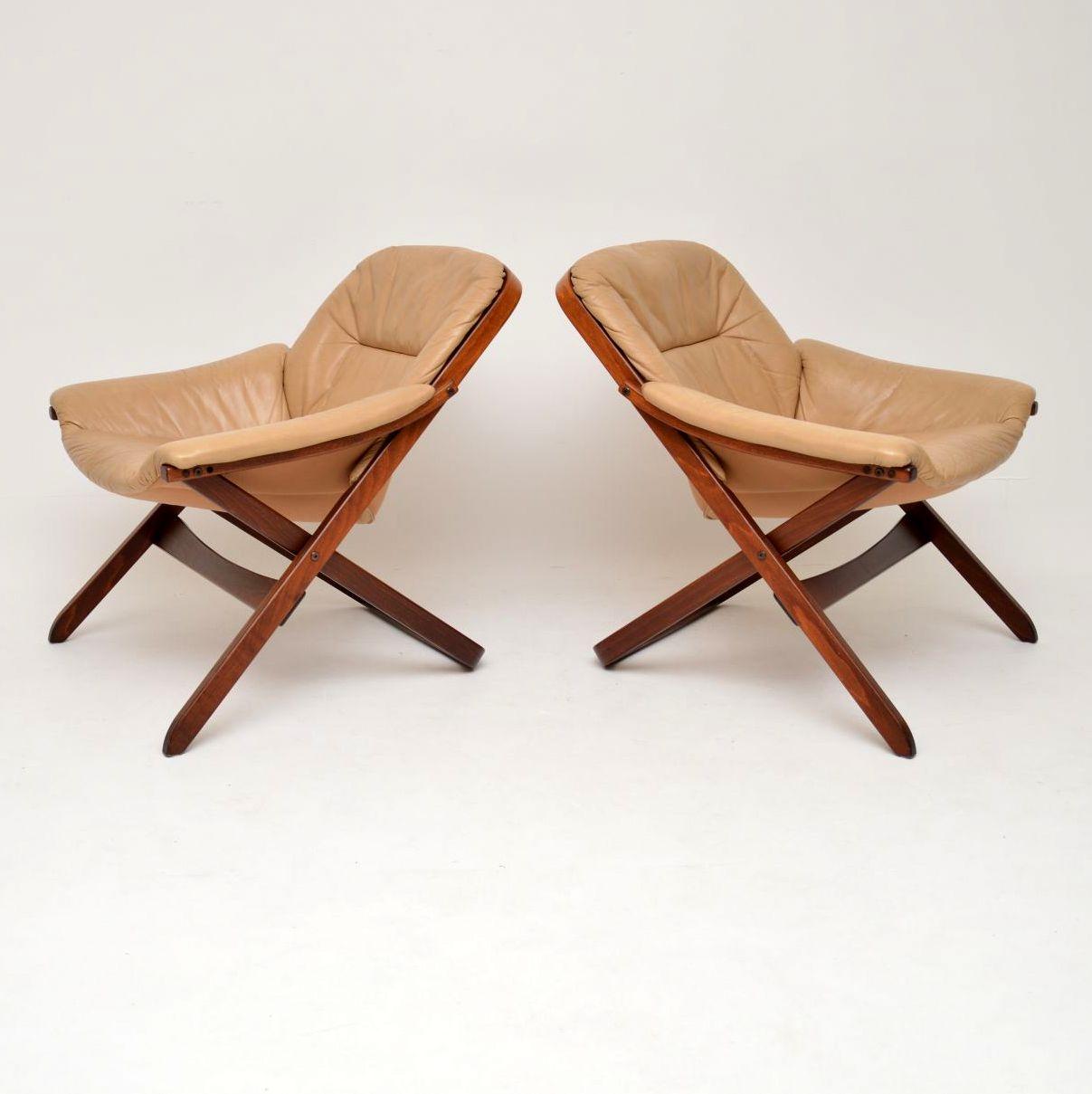Mid-Century Modern 1970s Pair of Swedish Leather Armchairs