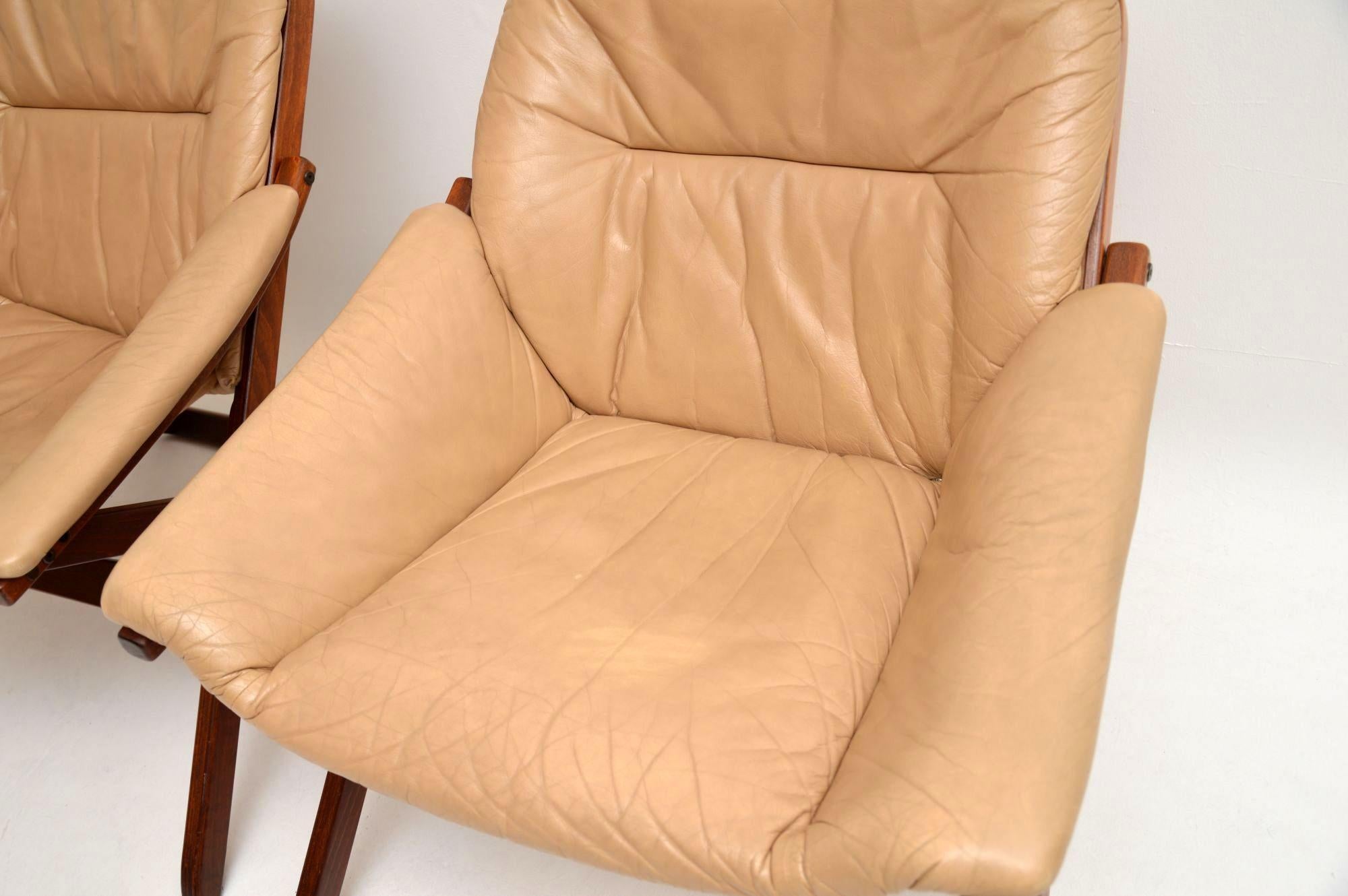 1970s Pair of Swedish Leather Armchairs 3