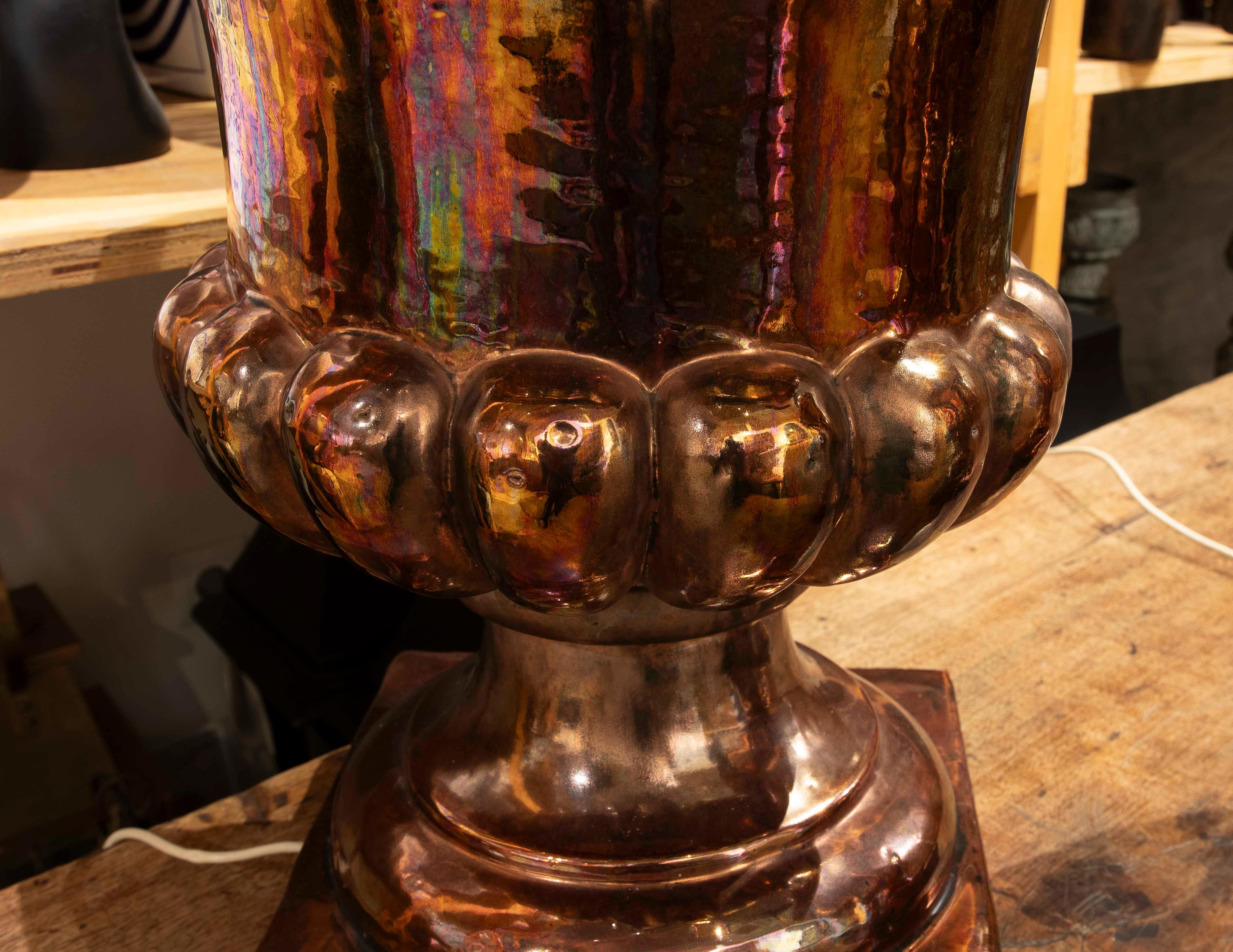 1970s Pair of Table Lamps in Ceramic Goblet Shape with Glossy Finish For Sale 1