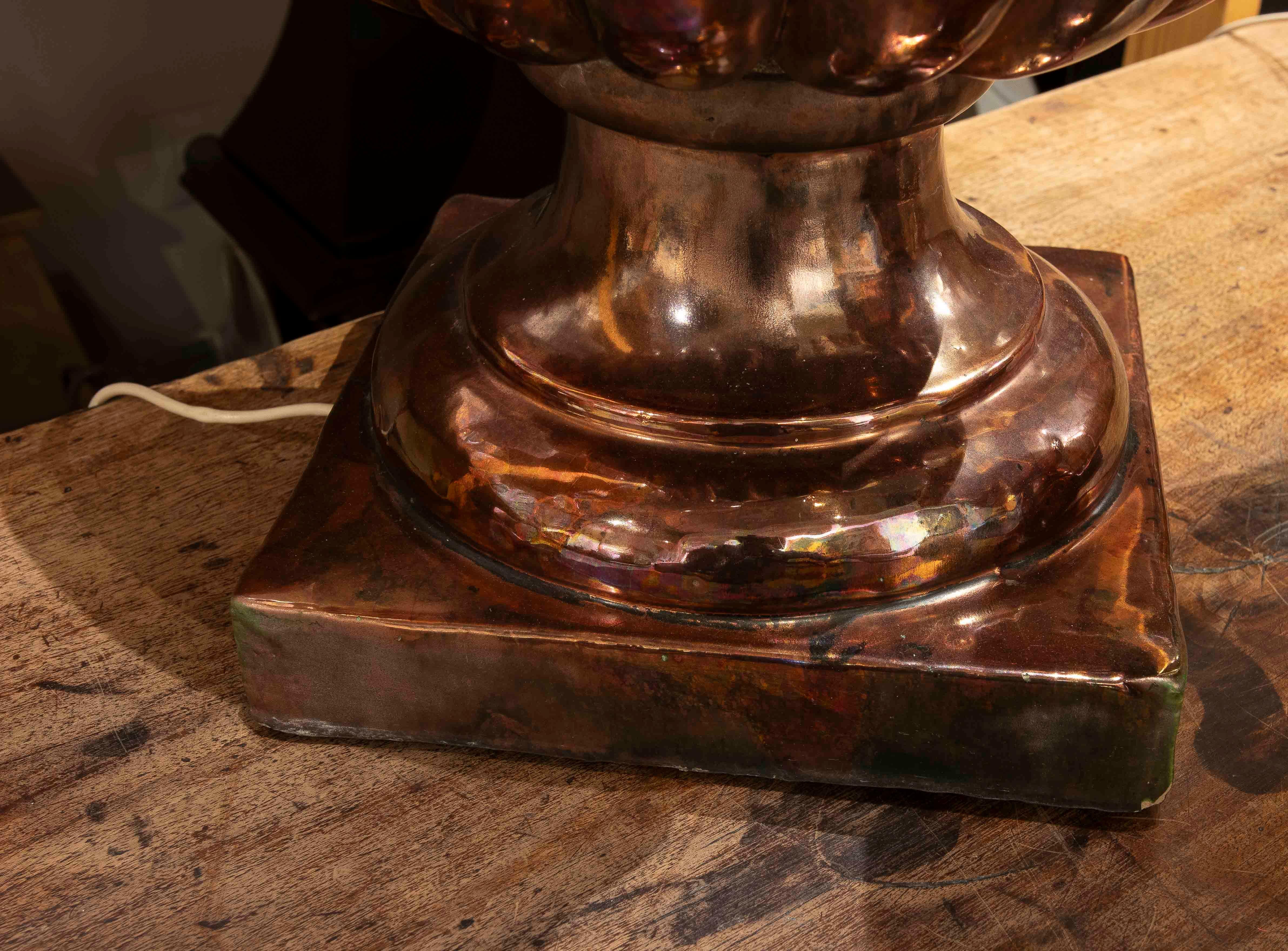 1970s Pair of Table Lamps in Ceramic Goblet Shape with Glossy Finish For Sale 2