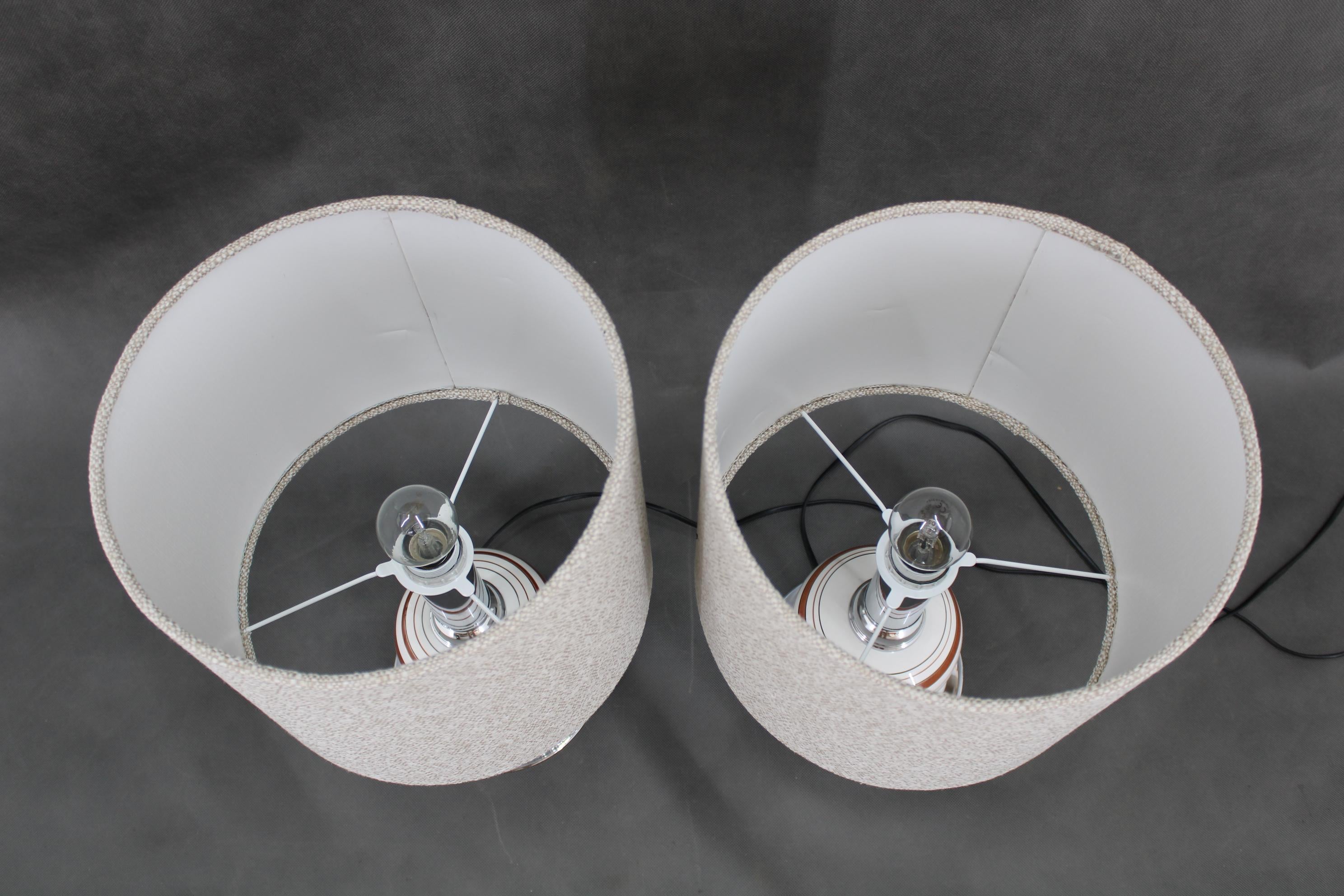 Italian 1970s Pair Of Table Lamps With New Fabric Shade, Italy For Sale