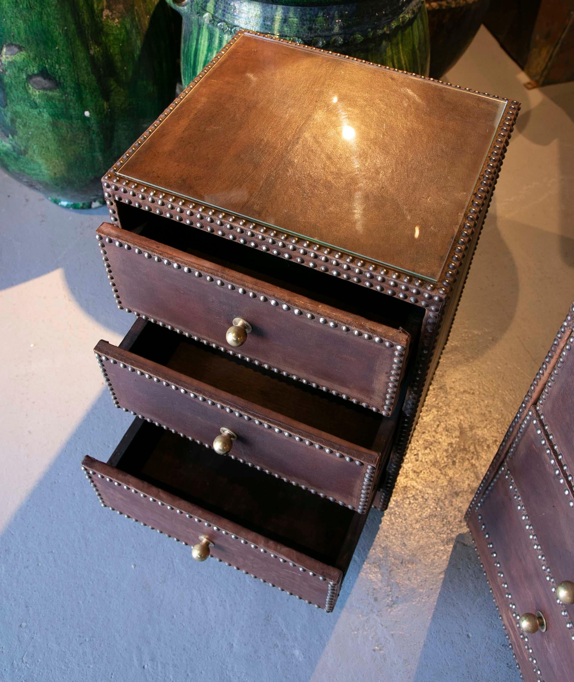 1970s Pair of Tables with Drawers, Studded Leather and Brass Handles  For Sale 6
