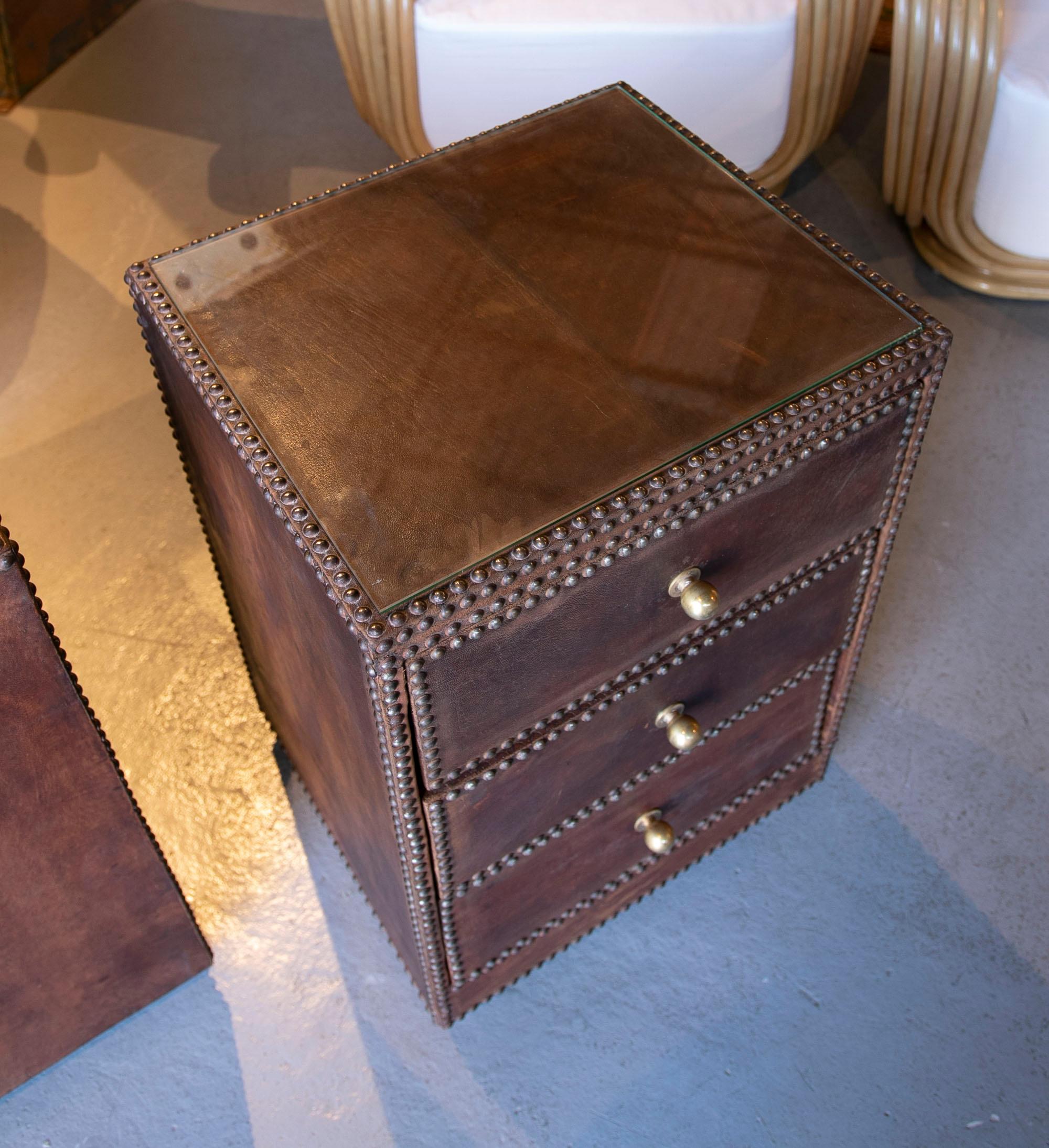 1970s Pair of Tables with Drawers, Studded Leather and Brass Handles  For Sale 14