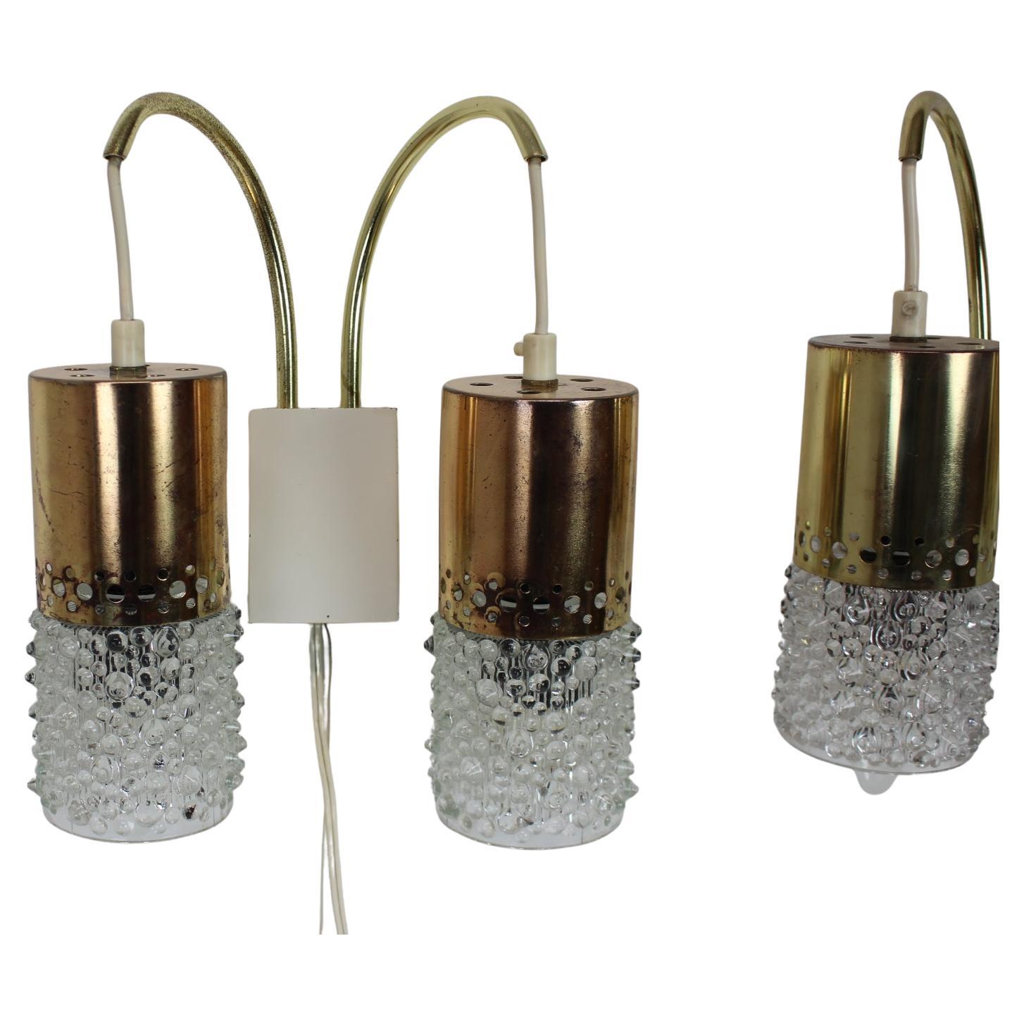 Mid-Century Modern Paire de deux lampes murales avec abat-jour en verre, Allemagne, années 1970 en vente