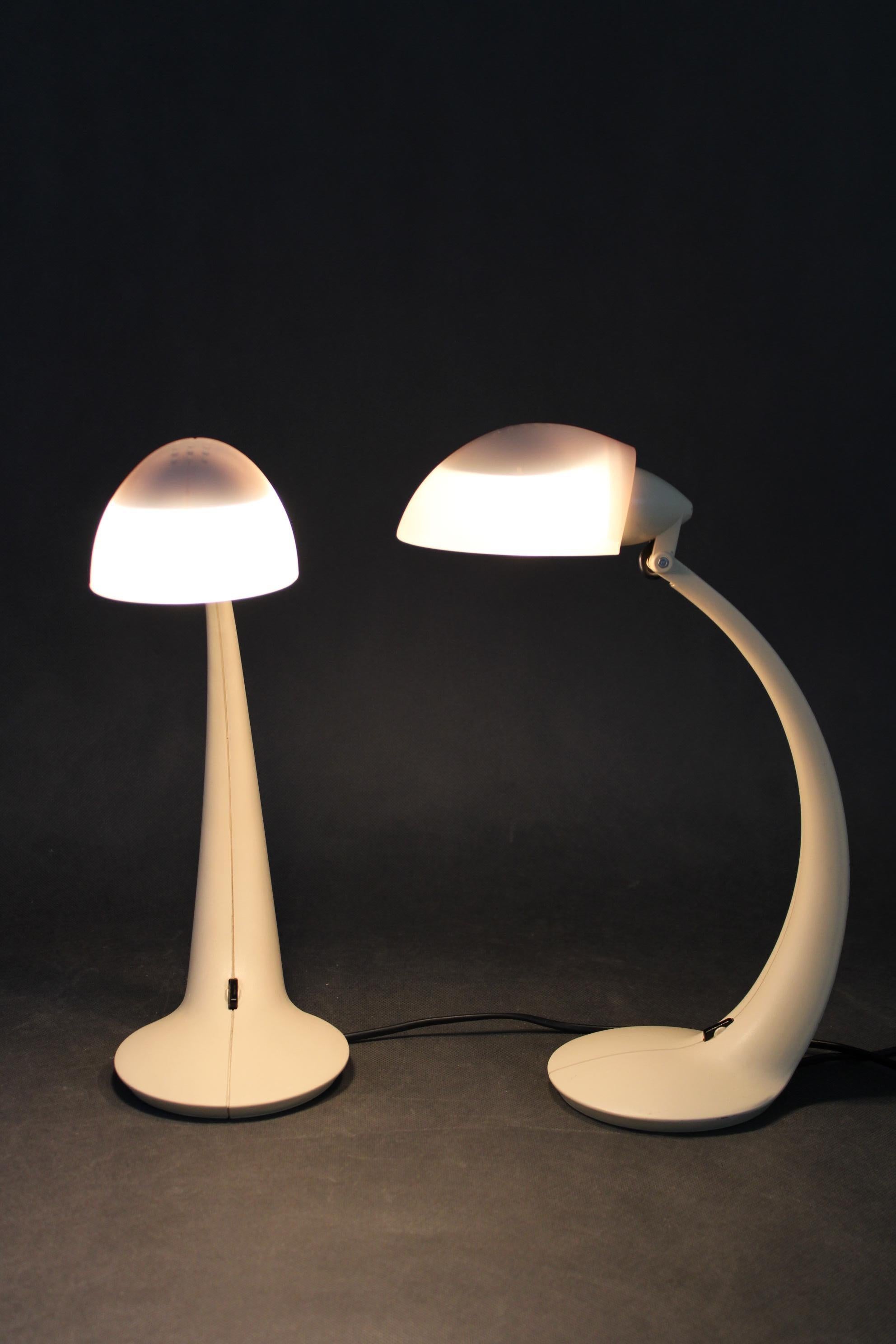 1970s Pair of Veneta Lumi Table Lamps  model Virgola, Italy For Sale 6