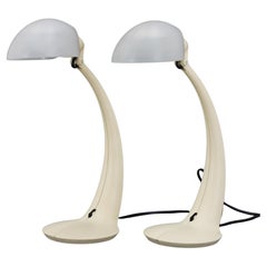 1970er Jahre Ein Paar Veneta Lumi Tischlampen  Modell Virgola, Italien