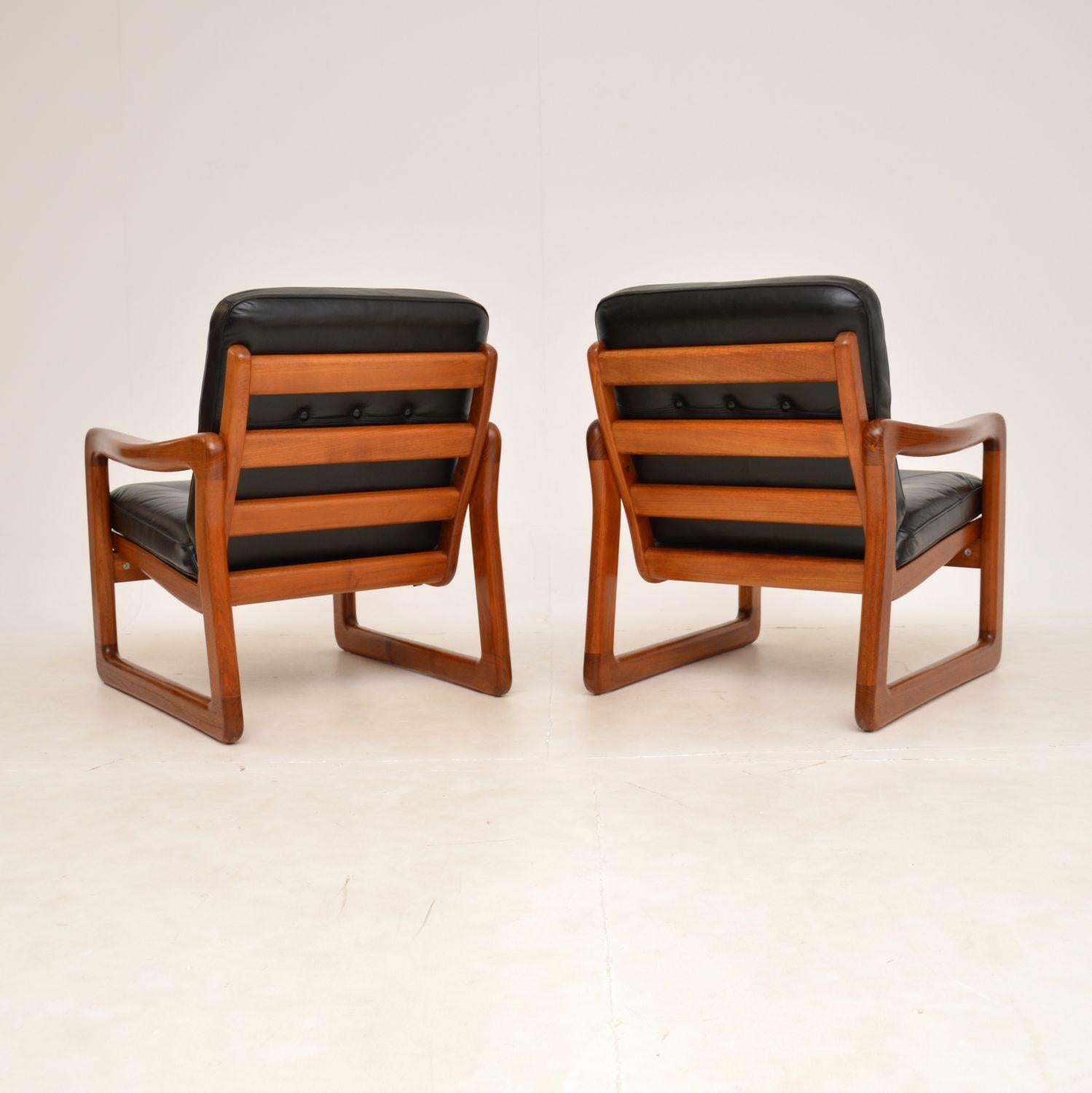 1970s Pair of Vintage Danish Teak & Leather Armchairs In Good Condition For Sale In London, GB