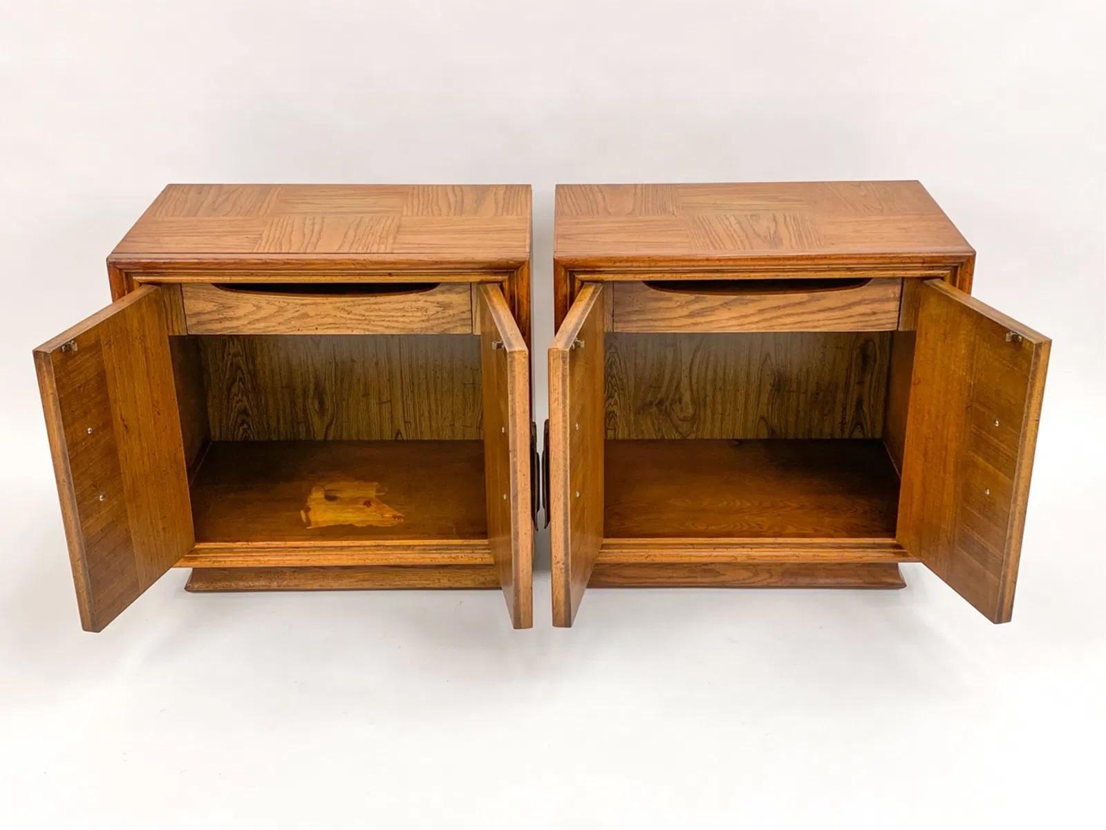 Unknown 1970s Pair of Vintage Nightstands For Sale