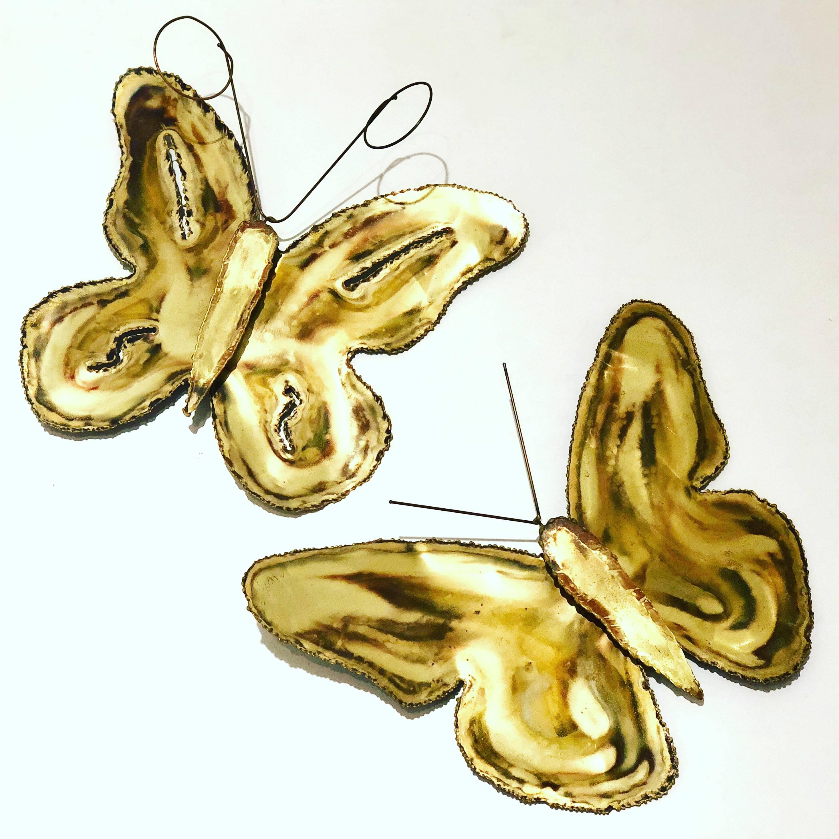 Nice pair metal butterflies in brass finish, after Curtis Jere, circa 1970s in excellent condition Pop Art.