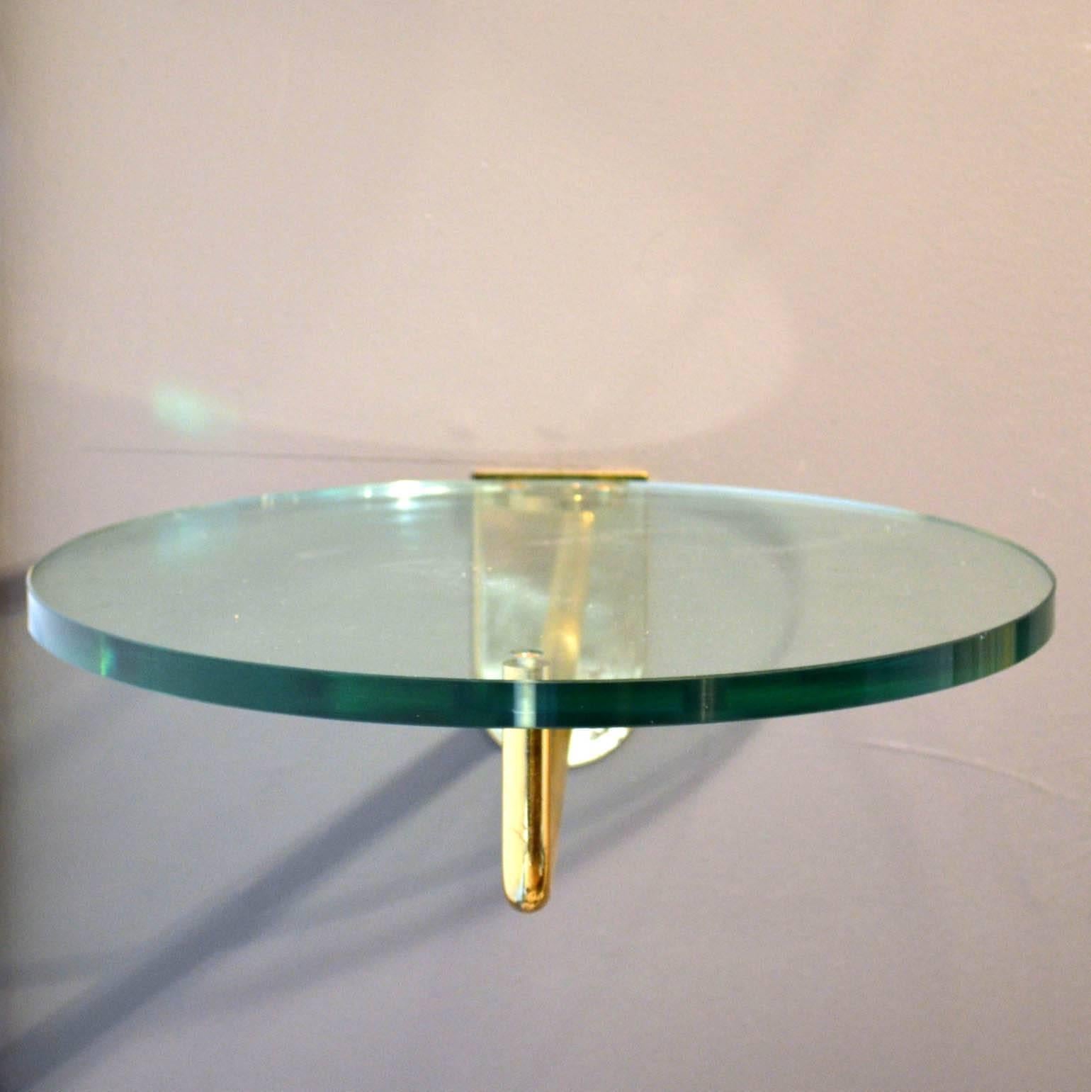 Mid-Century Modern paire d'étagères murales rondes en verre et laiton ou tables d'appoint des années 1970