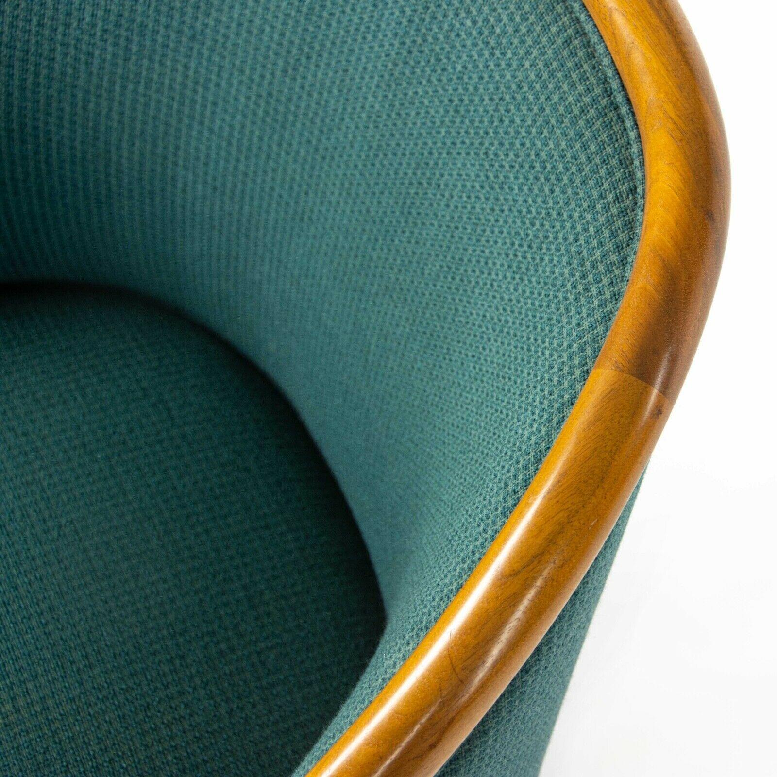 1970s Pair of Ward Bennett for Brickel Associates Arm Chairs in Green Fabric For Sale 5