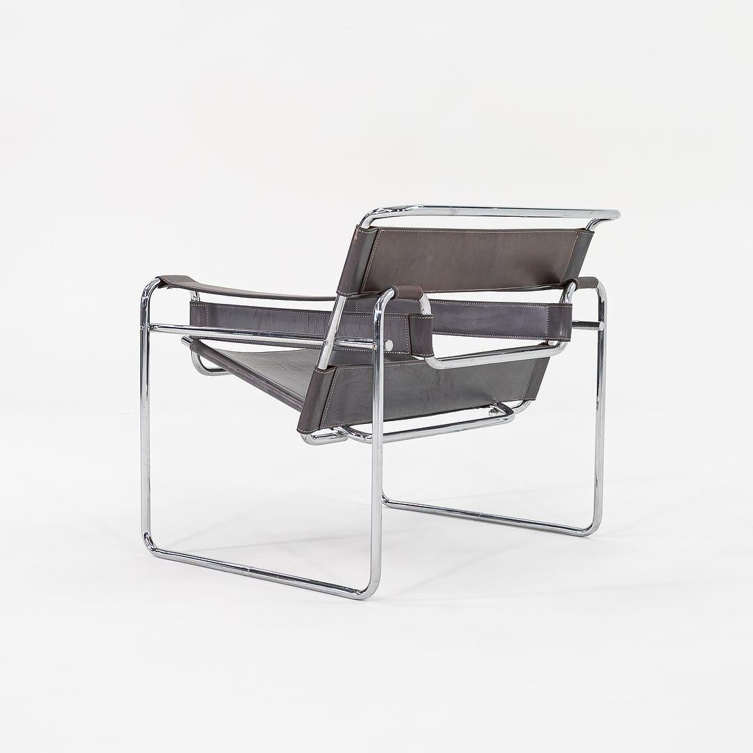 Acier Paire de chaises Wassily des années 1970 par Marcel Breuer pour Knoll en cuir gris modèle B3 en vente