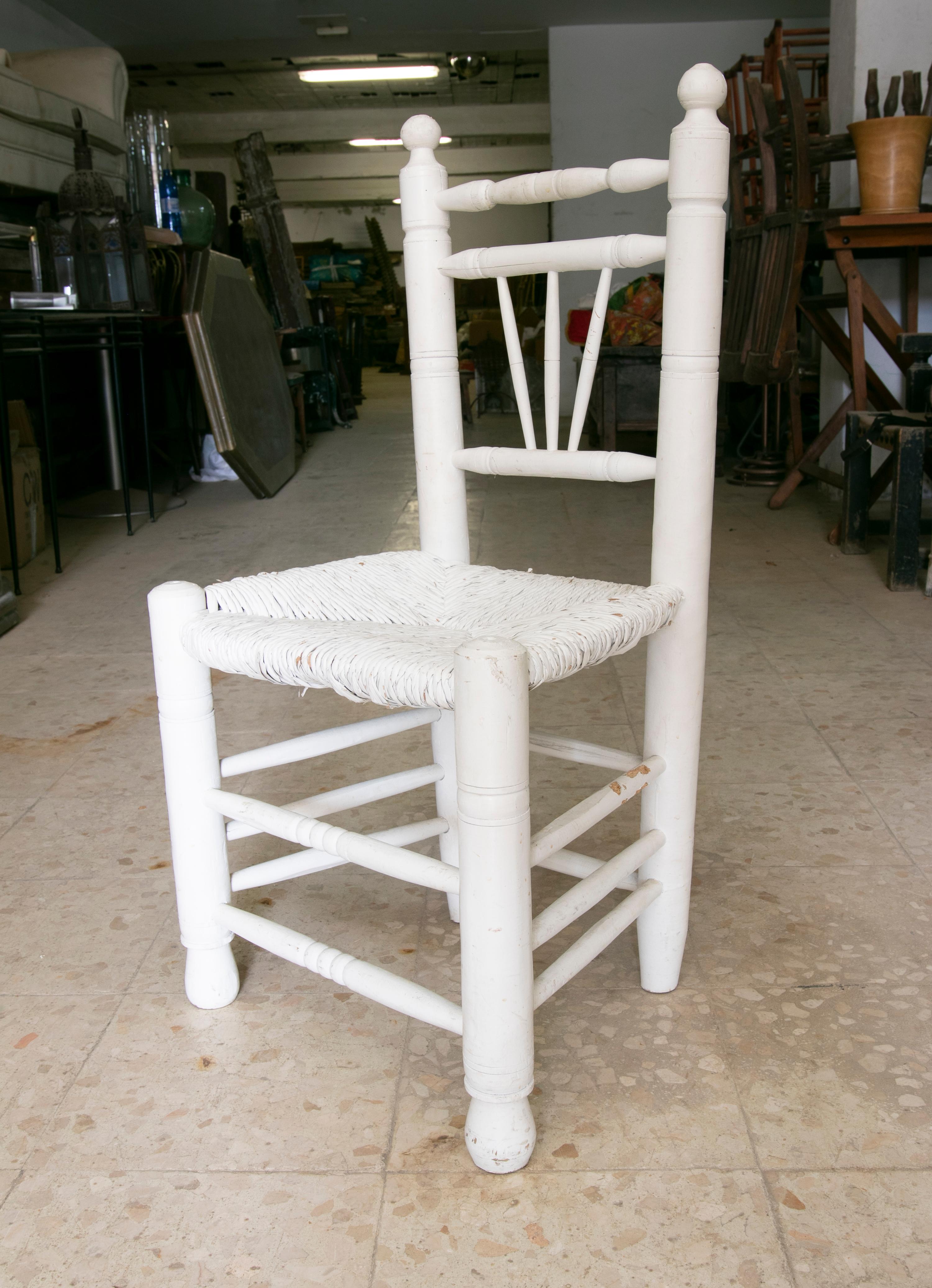 1970s Pair of White Chairs with Enea Seating In Good Condition For Sale In Marbella, ES