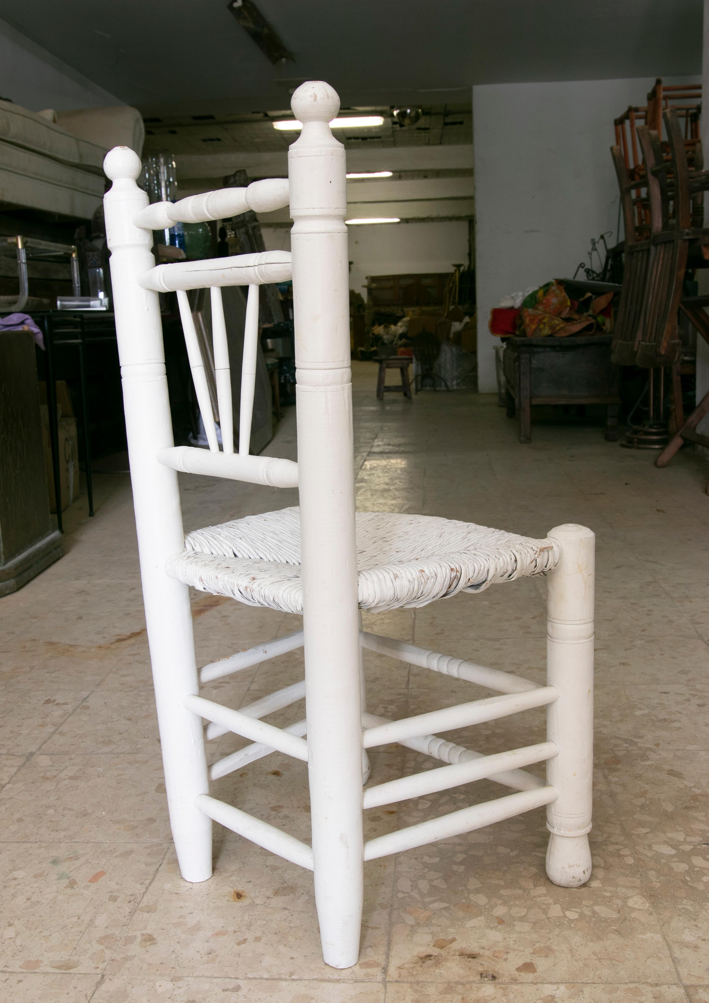 Wood 1970s Pair of White Chairs with Enea Seating For Sale