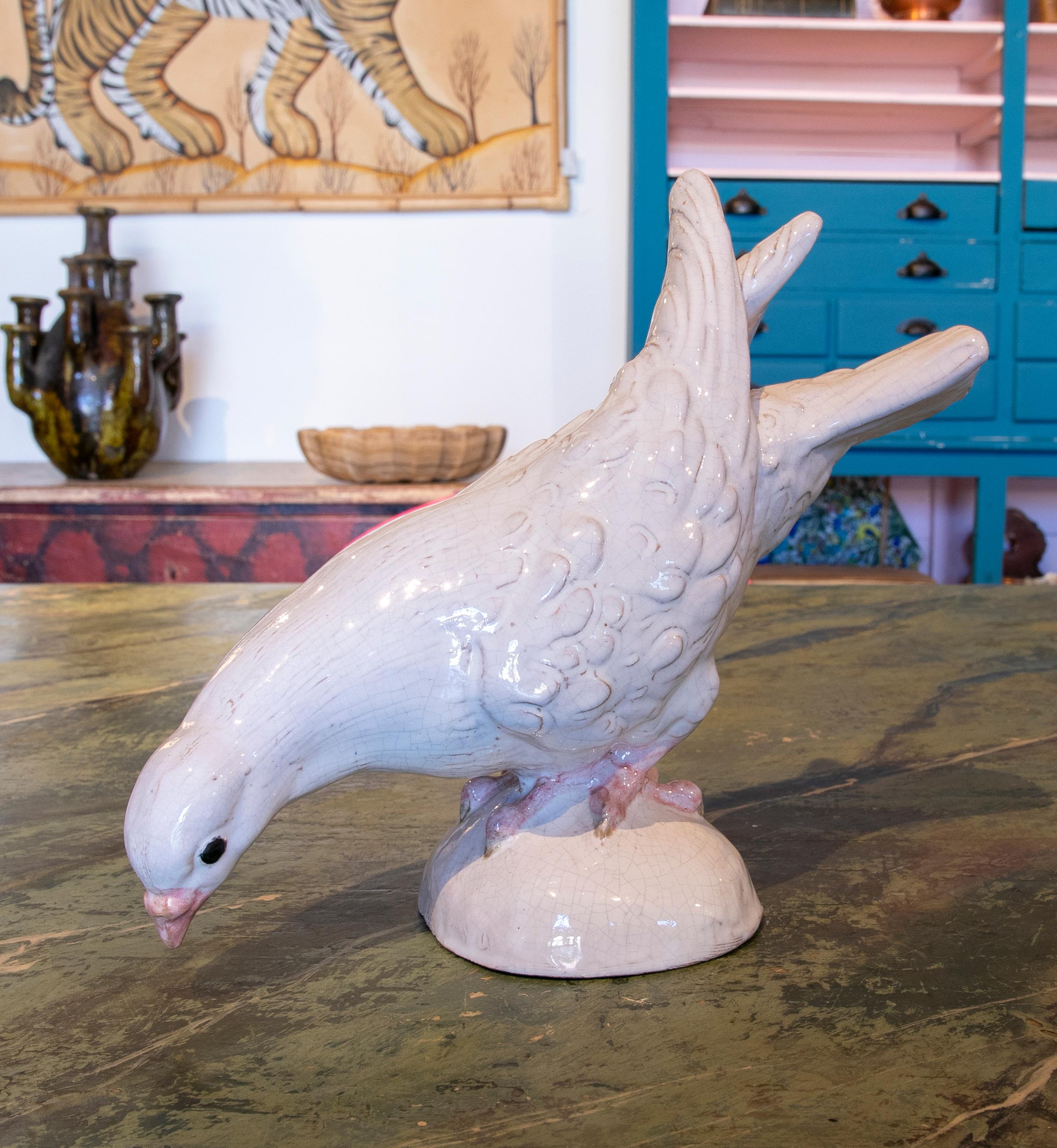 Spanish 1970s Pair of White Glazed Ceramic Sculptures of Pigeons 
