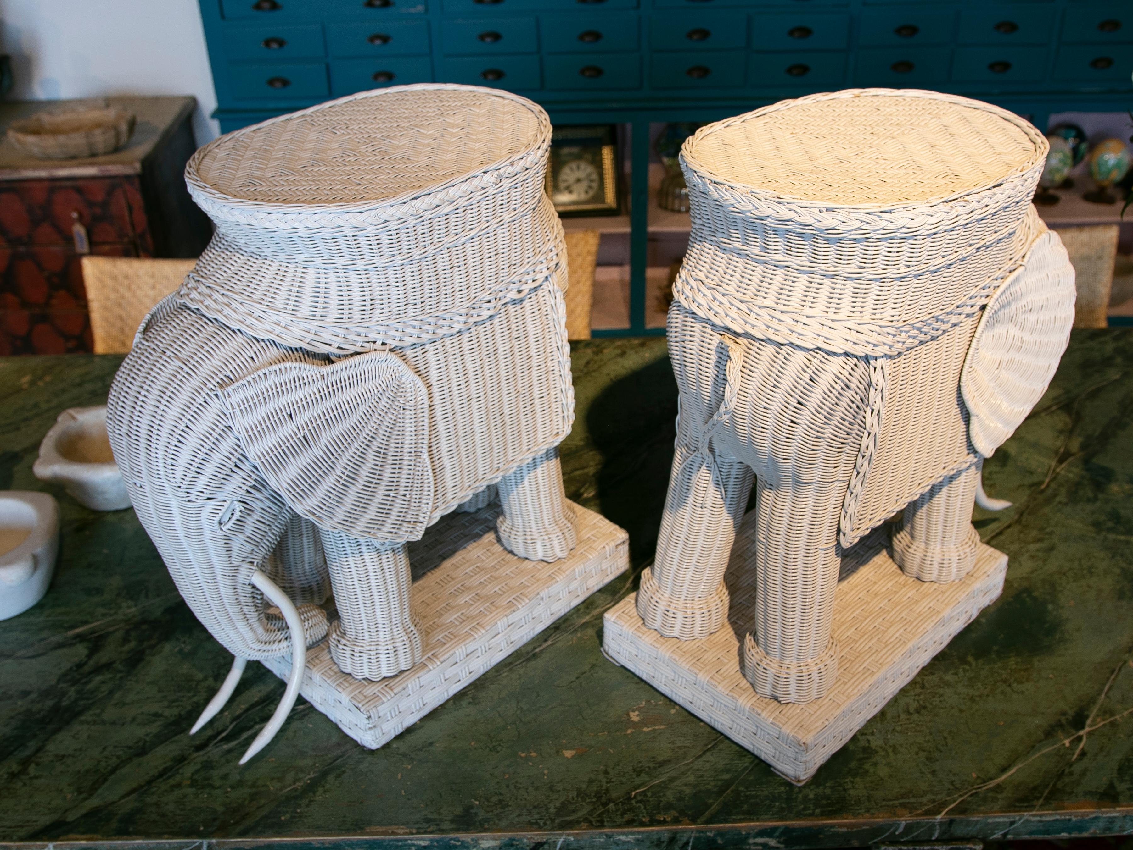 1970s Pair of Wicker Tables in the Shape of Elephants and Painted in White 8