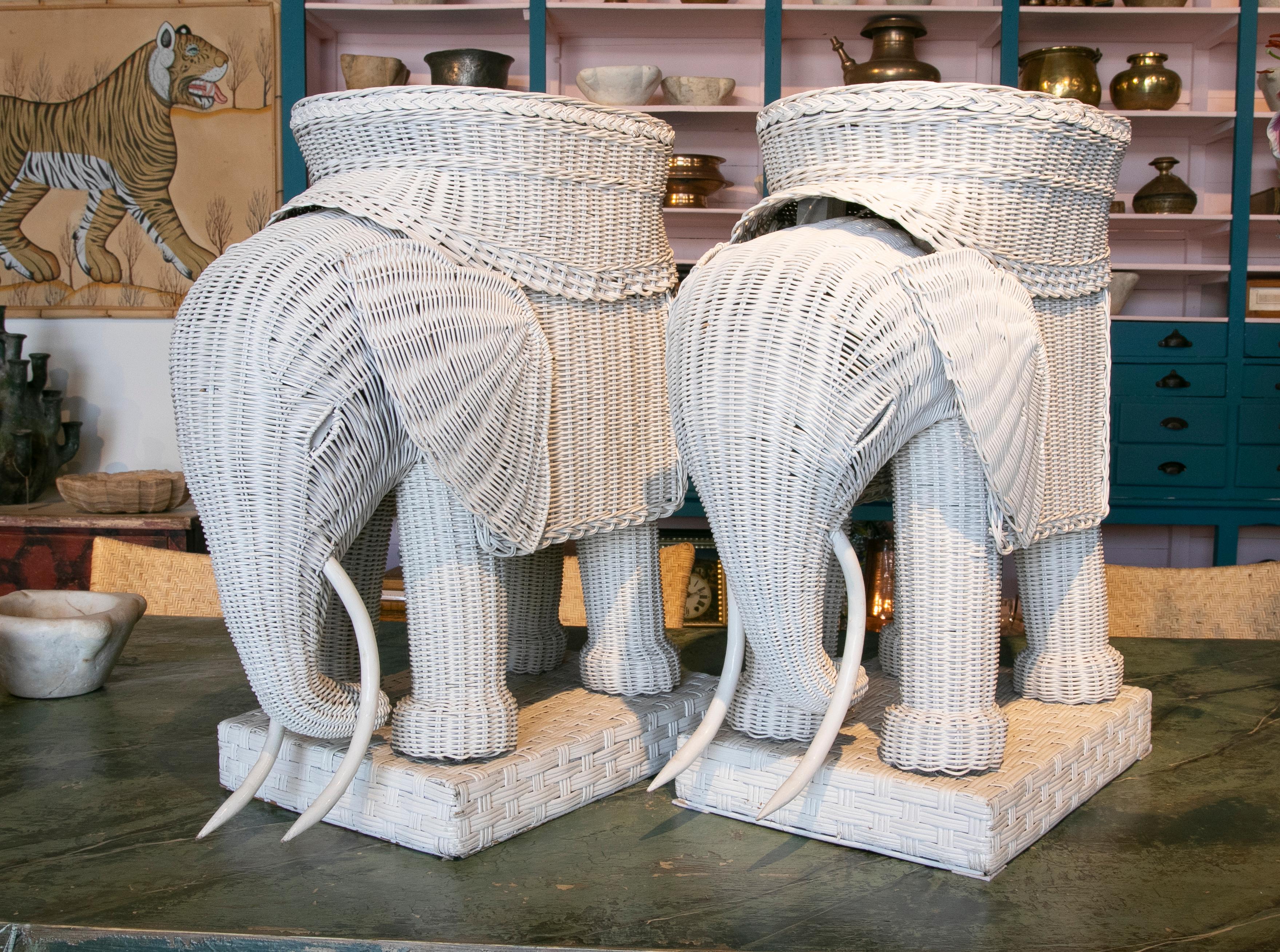 20th Century 1970s Pair of Wicker Tables in the Shape of Elephants and Painted in White