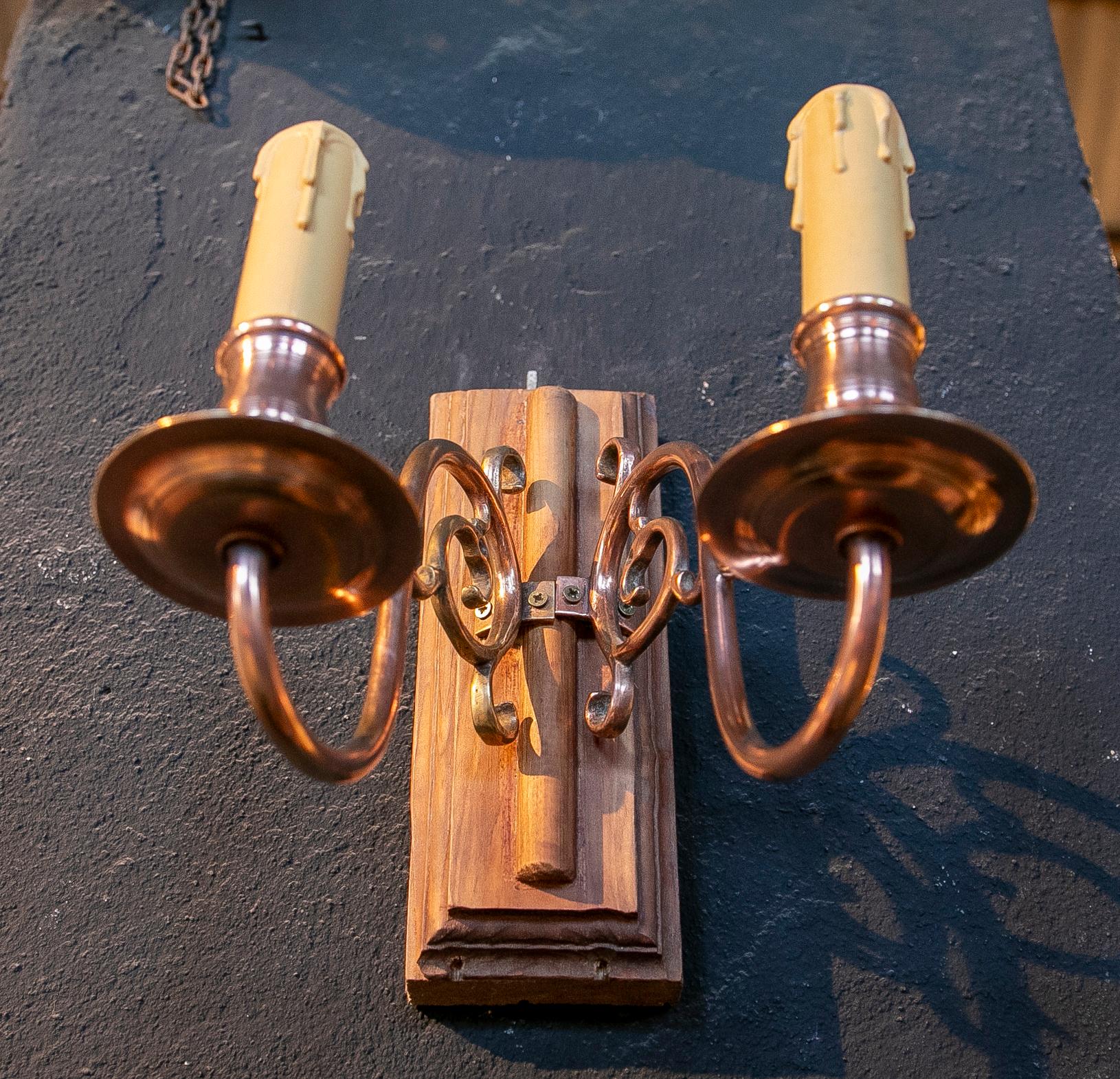 1970s Pair of Wood and Brass Wall Sconces  For Sale 4