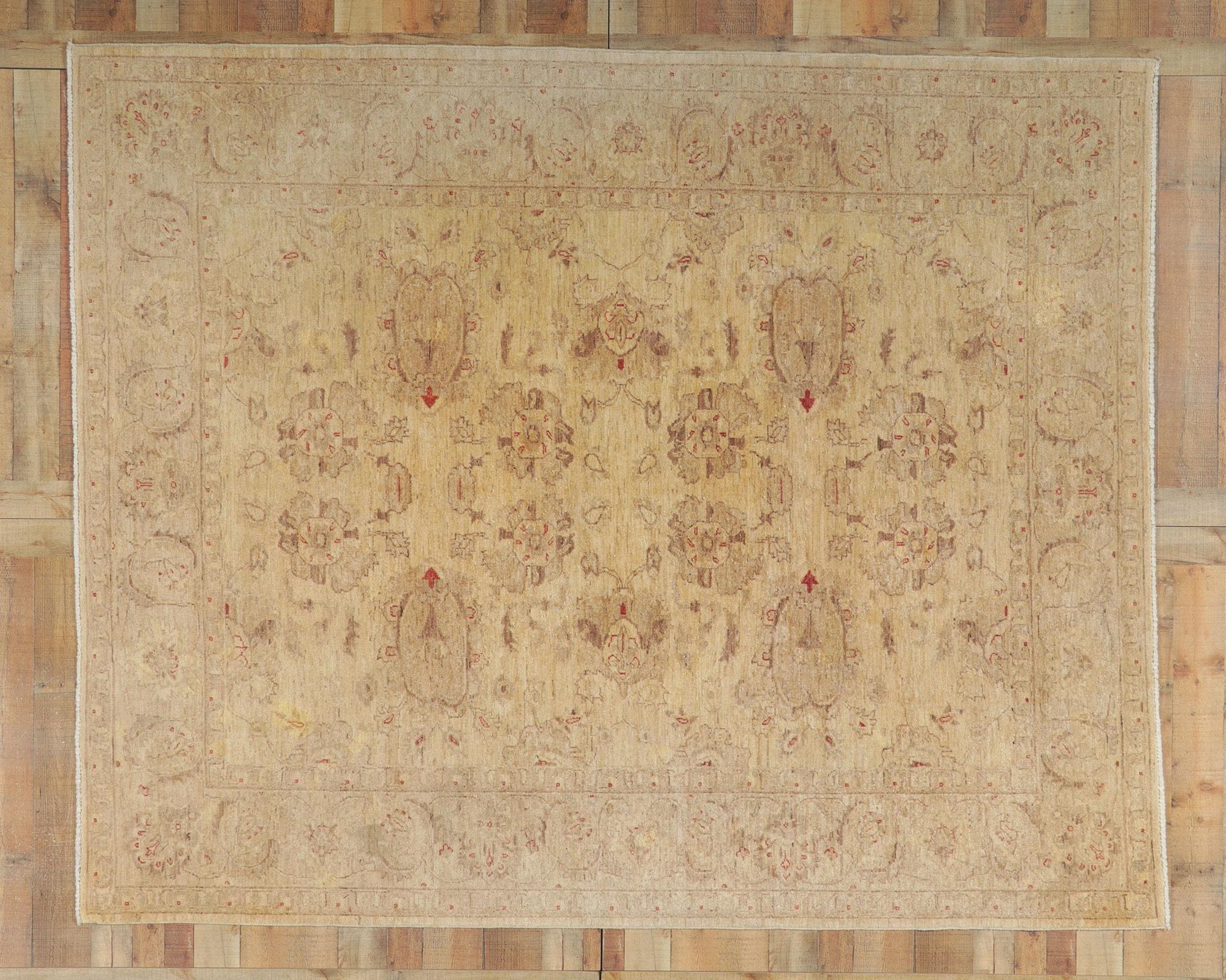 1970's Pakistani Peshawar Carpet with Modern Style For Sale 1