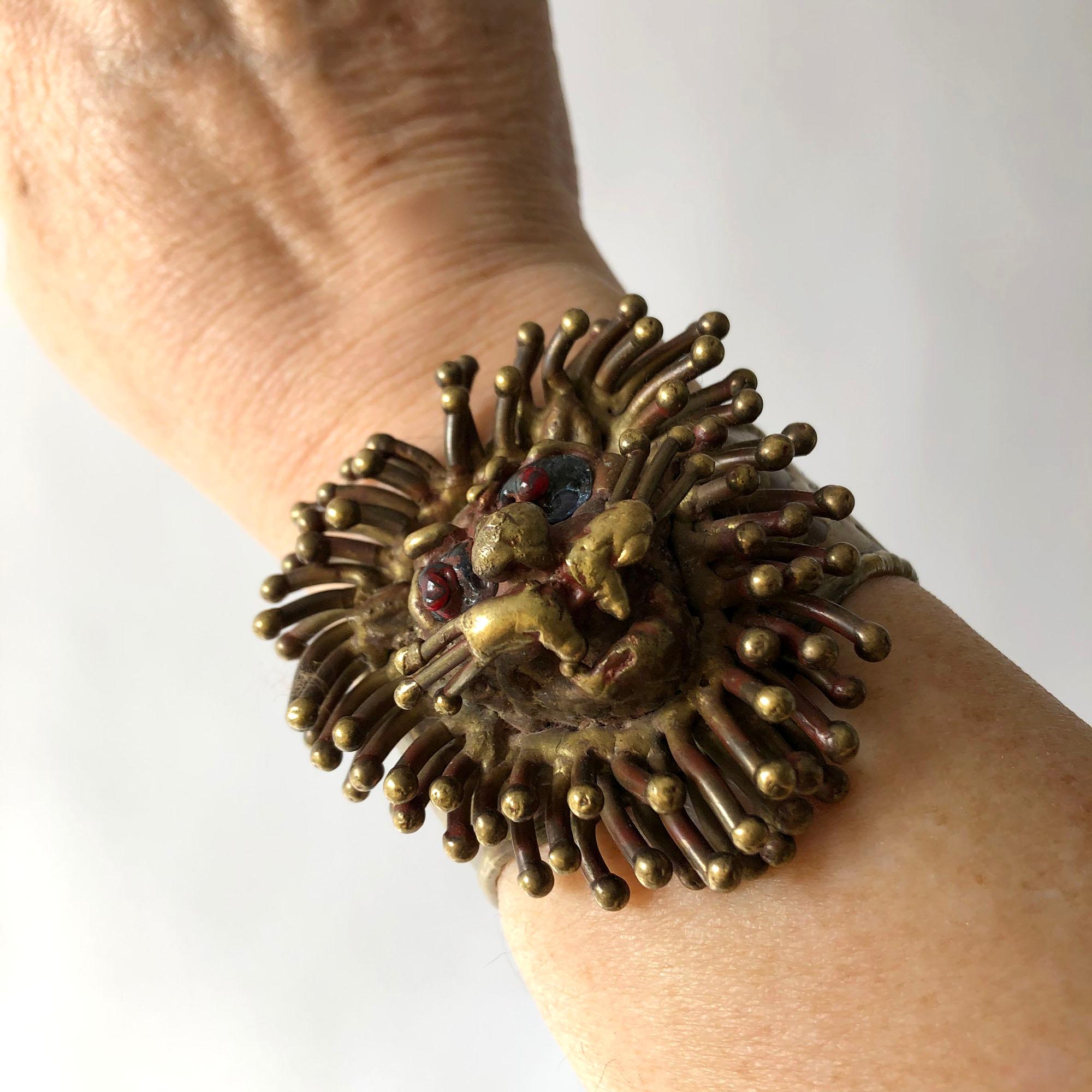 1970s Pal Kepenyes Mexican Modernist Bronze Glass Eyed Lion Cuff Bracelet In Good Condition In Palm Springs, CA