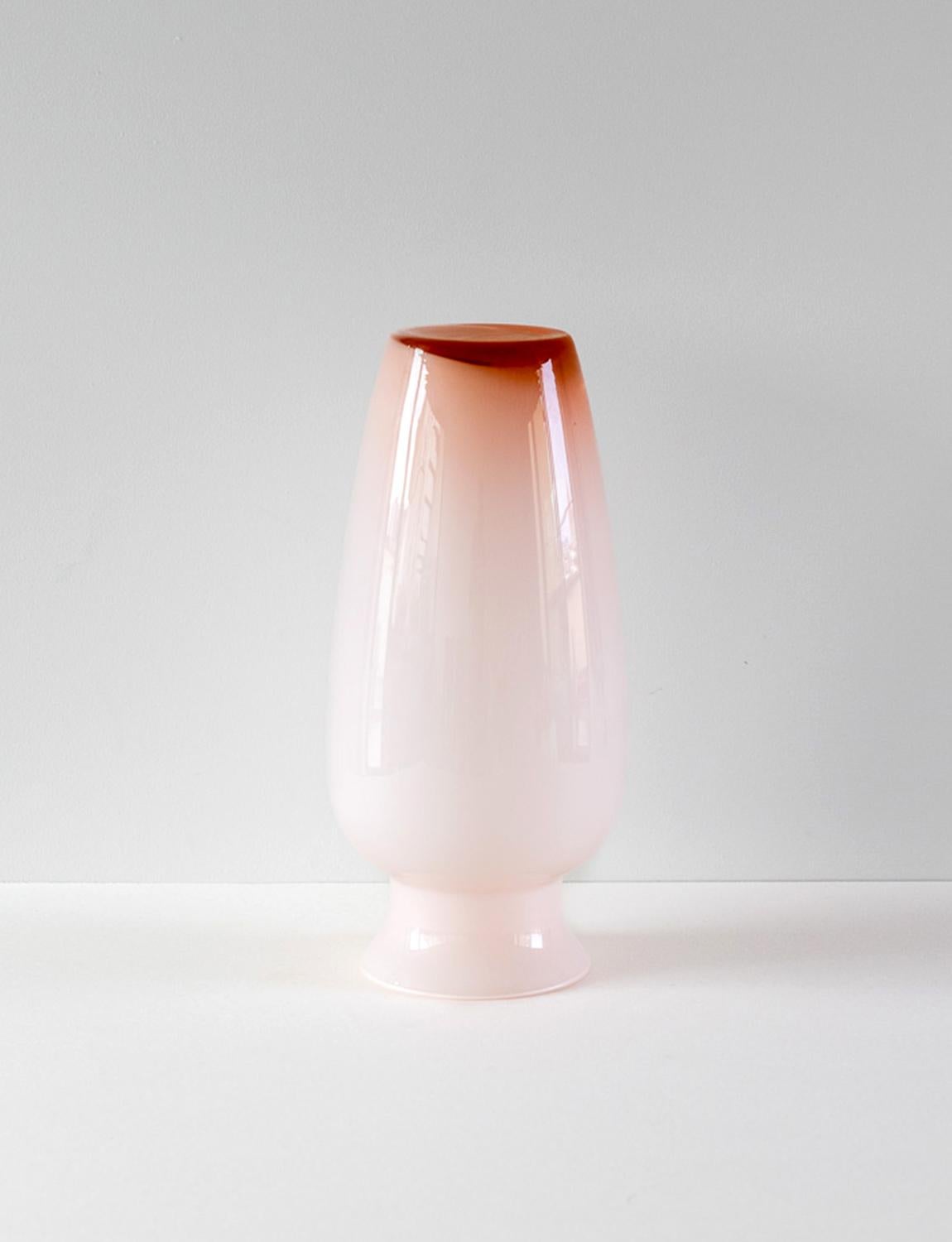1970s Pale Pink Italian Murano Glass Vase 1