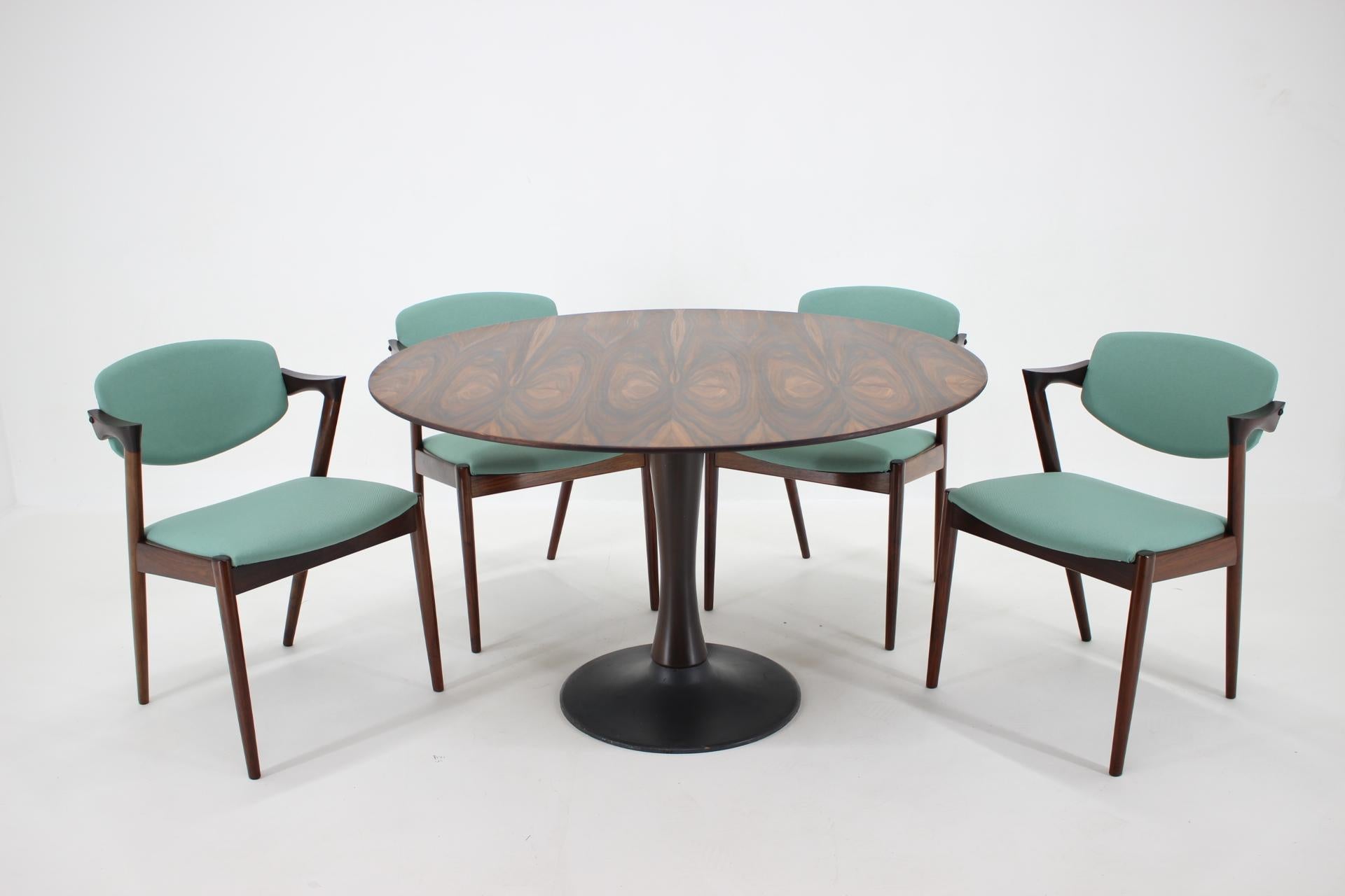 1970s Palisander Round Dining Table, Czechoslovakia In Good Condition In Praha, CZ